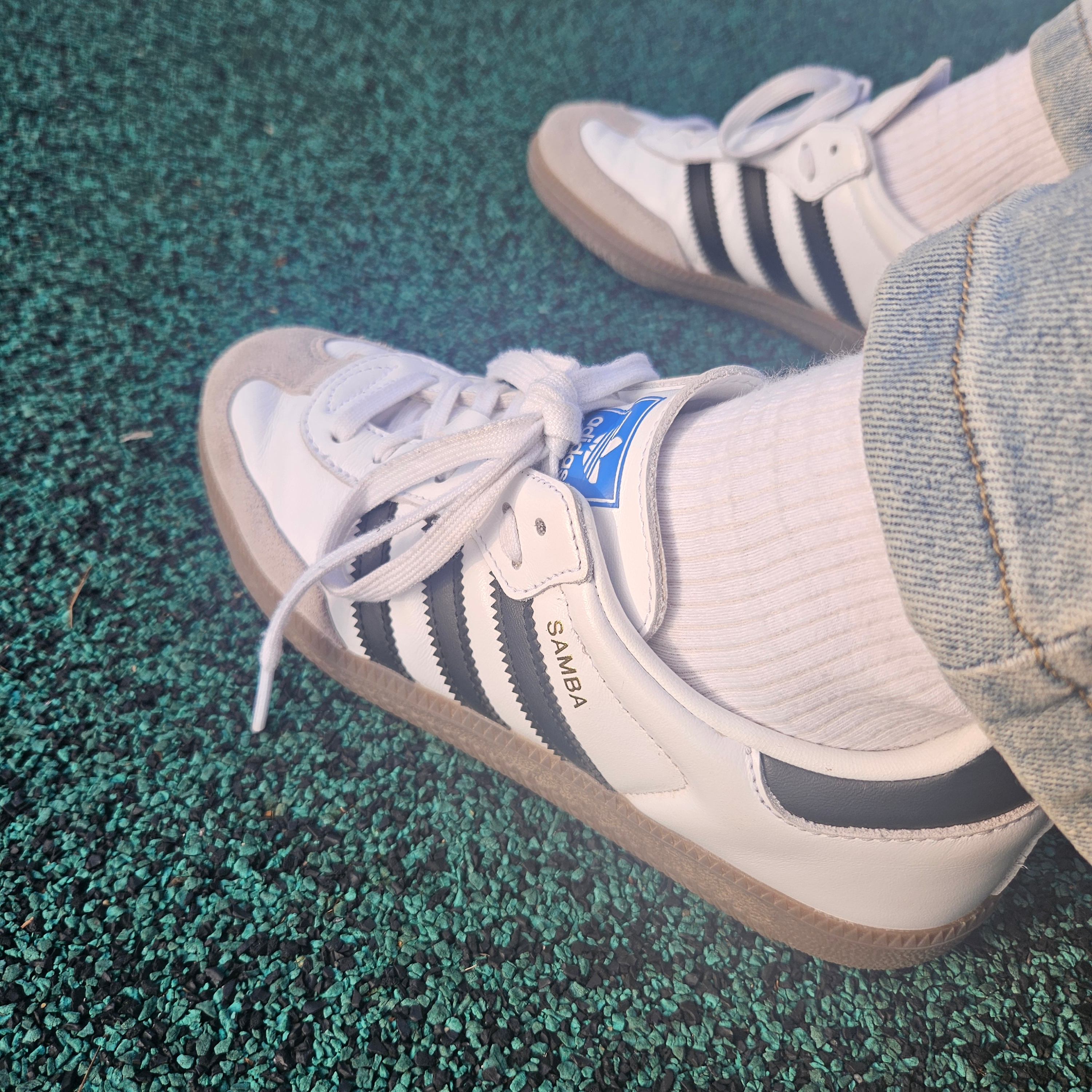 Adidas Samba OG Cloud White 착용 스타일 - 2
