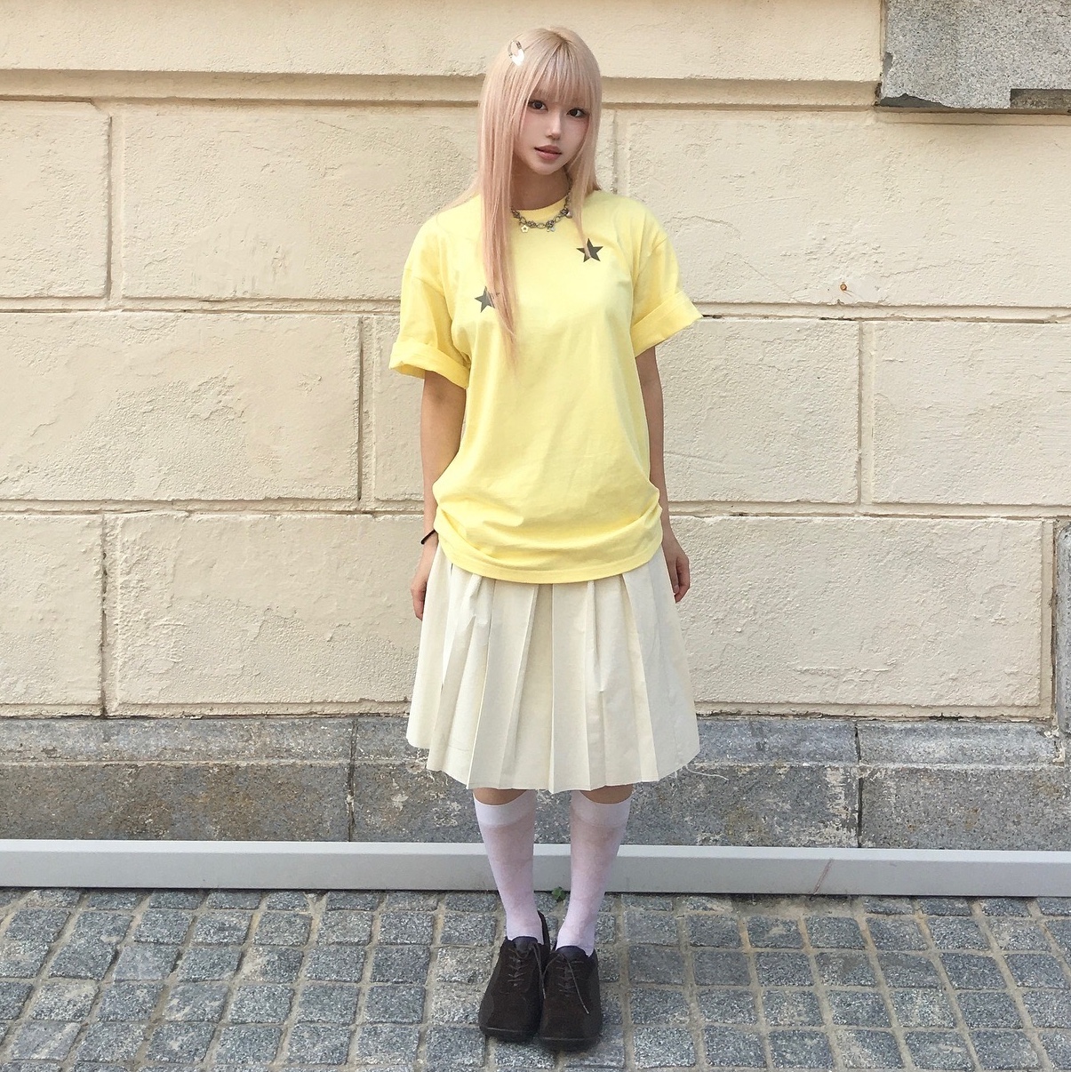 Thevinylhouse Star T-Shirt Yellow 착용 스타일