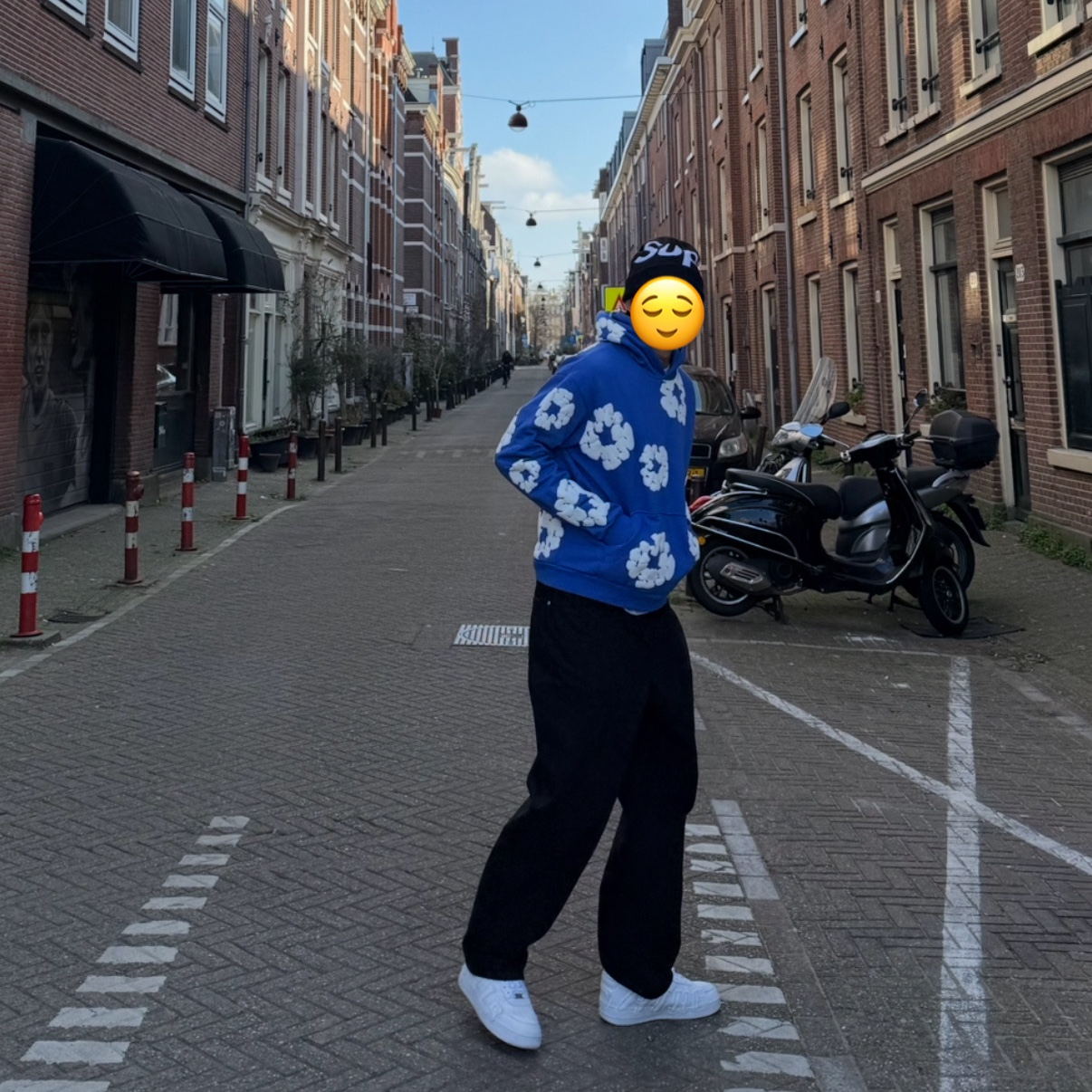 Denim Tears The Cotton Wreath Sweatshirt Royal Blue, Supreme Big Logo Beanie Black 착용 스타일 - 1