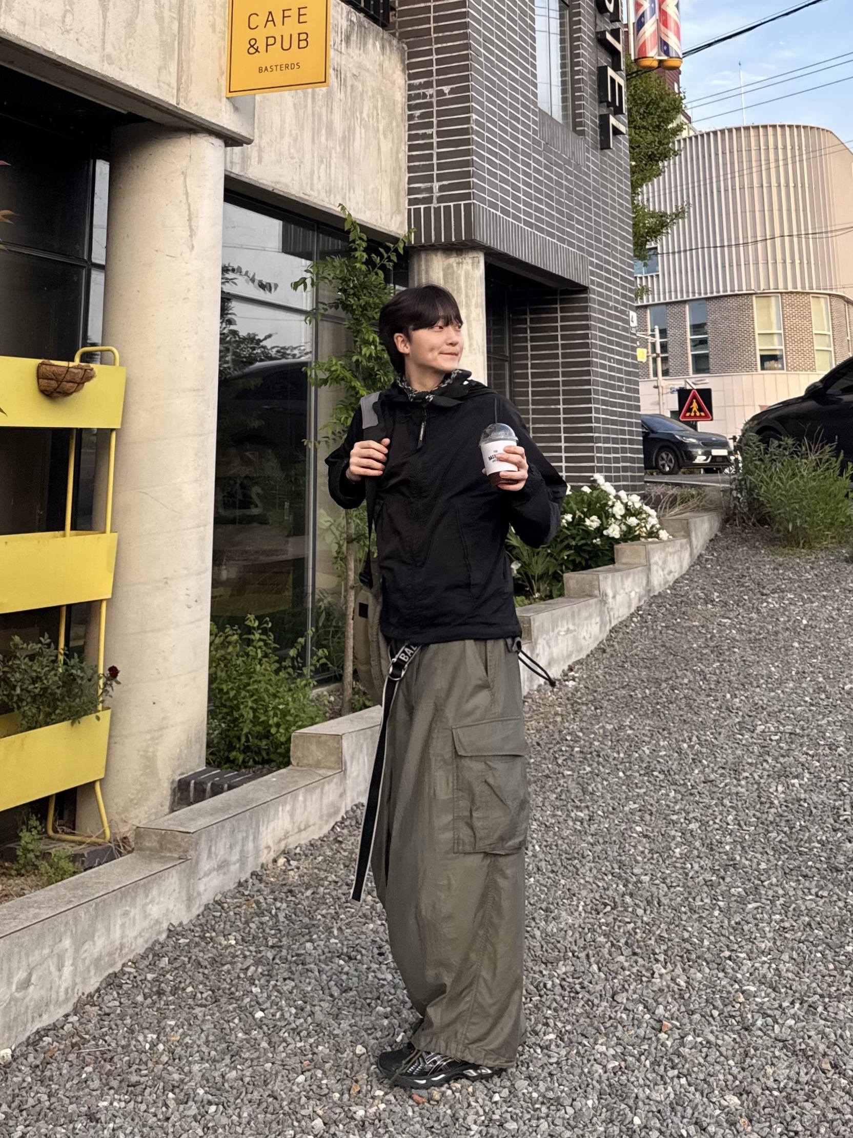 C.P. Company Chrome-R Goggle Jacket Black - 23SS, Asics Gel-Kayano 14 Black Pure Silver 착용 스타일 - 3
