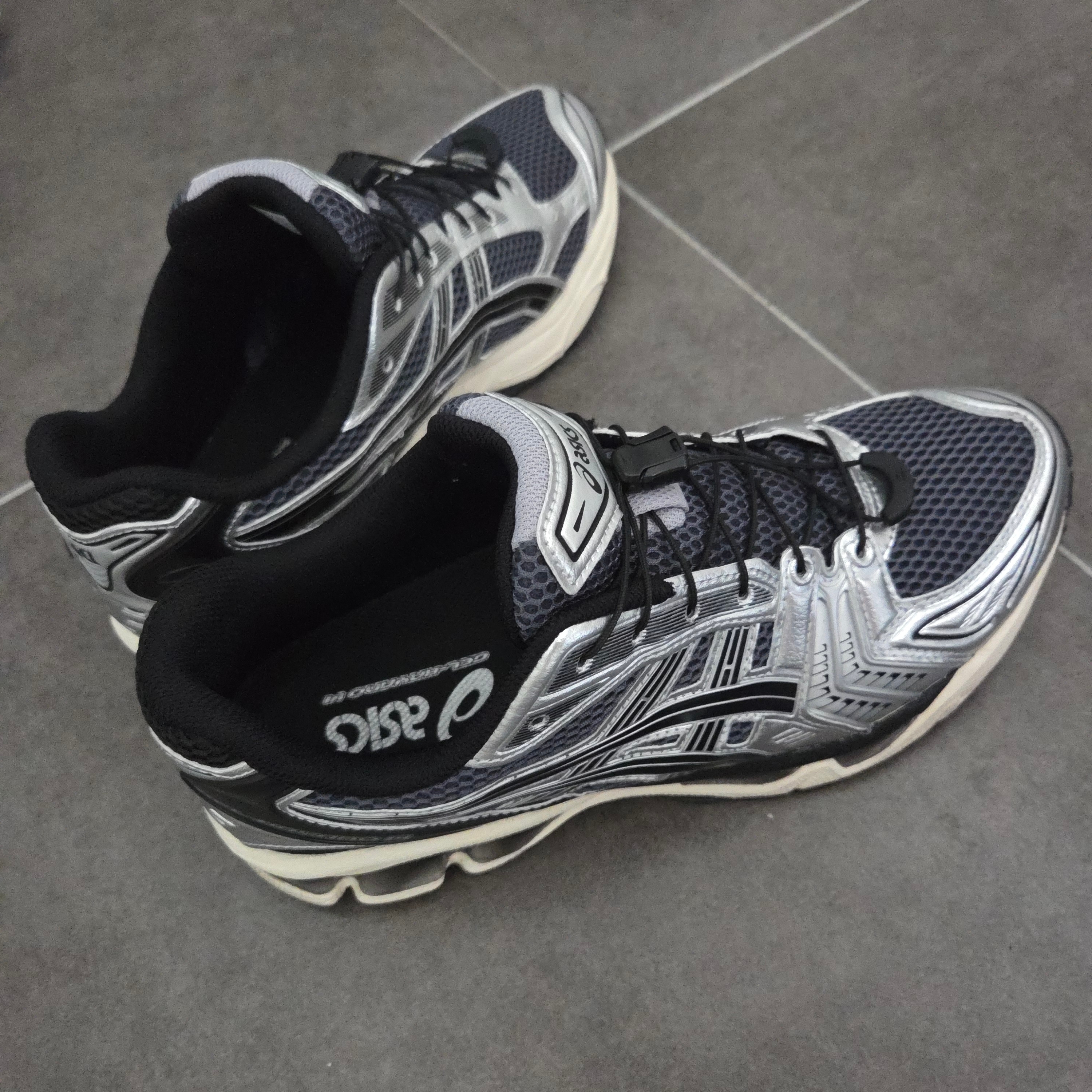 Asics Unlimited Gel-Kayano 14 Carrier Grey Black 착용 스타일