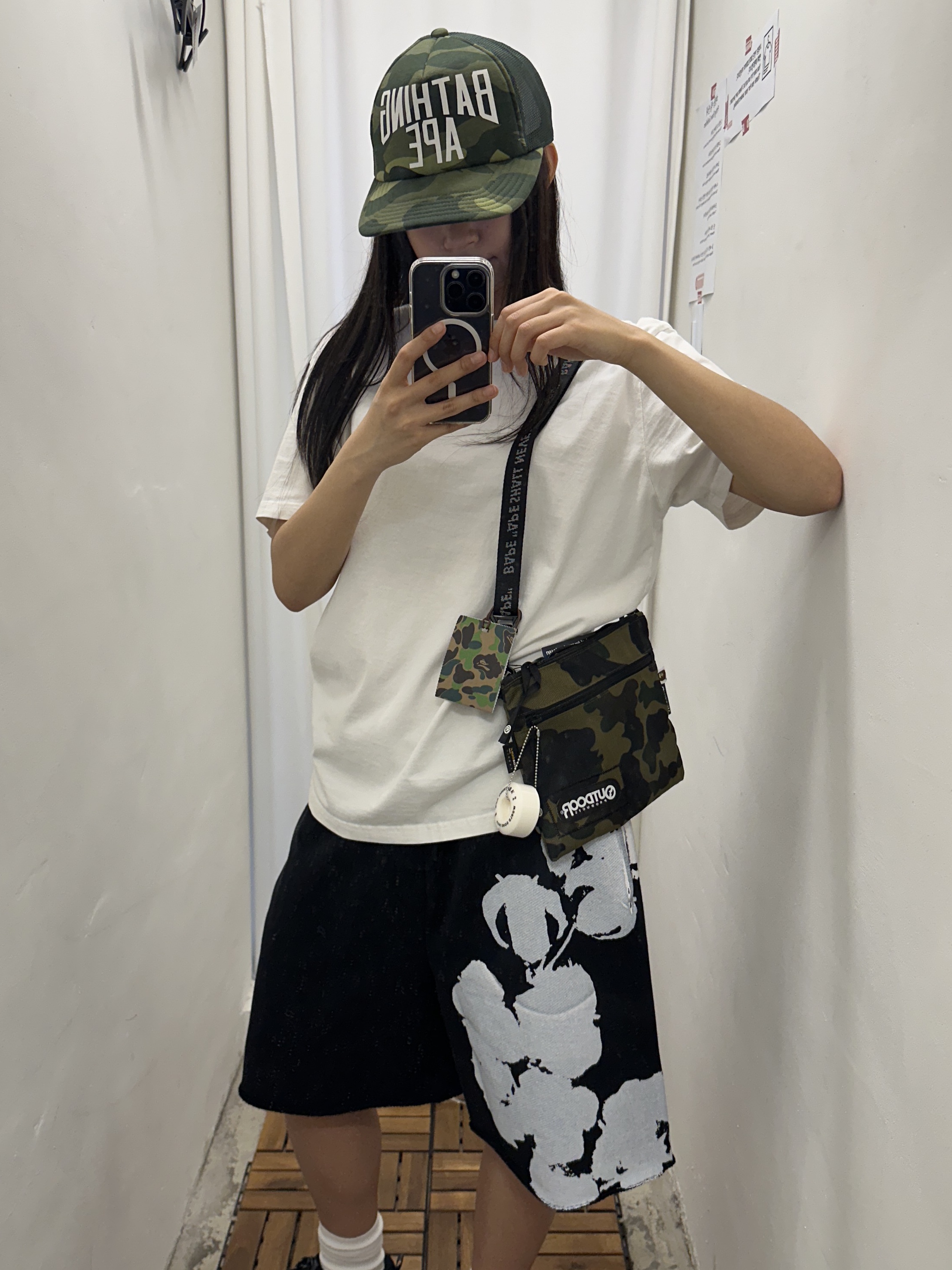 Denim Tears Biggie Cotton Wreath Sweat Shorts Black, Alo Yoga Iconic Shopper Tote Bag Grey Tiedye 착용 스타일 - 2