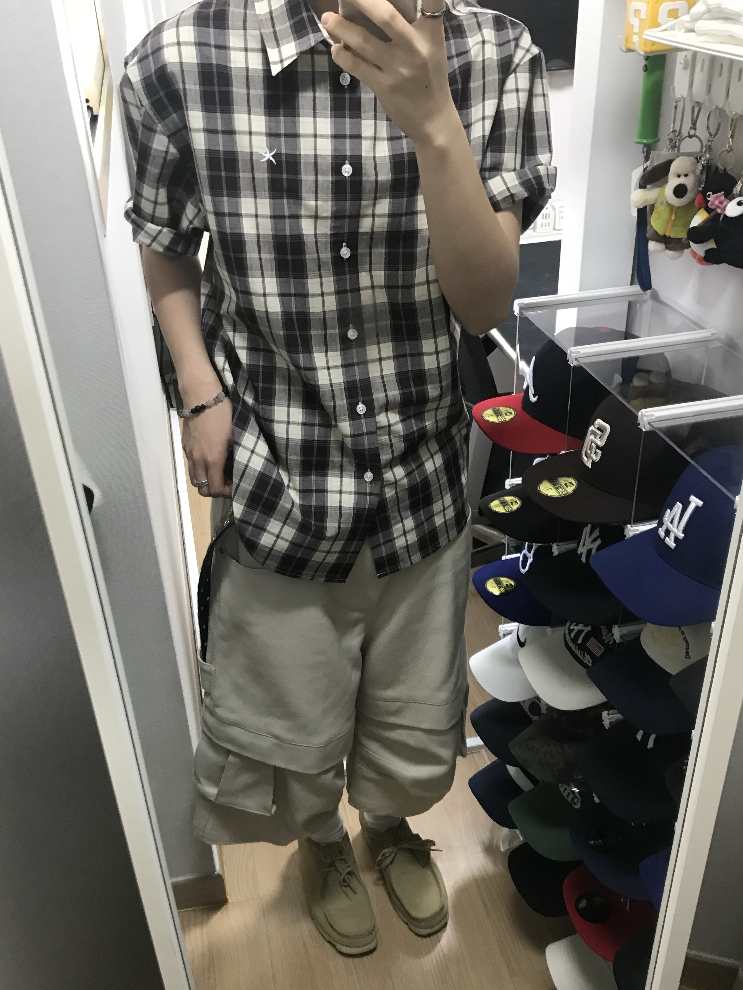 Clarks Wallabee Maple Suede, Kamien Titan Bermuda Pants Light Beige 착용 스타일 - 2