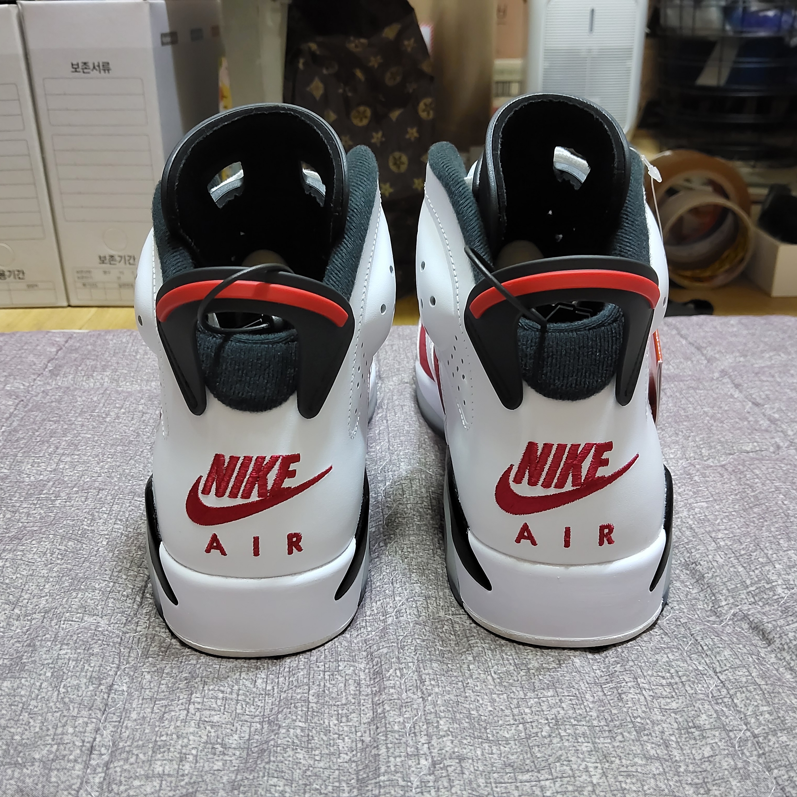 Jordan 6 Retro Carmine 2021 착용 스타일 - 3