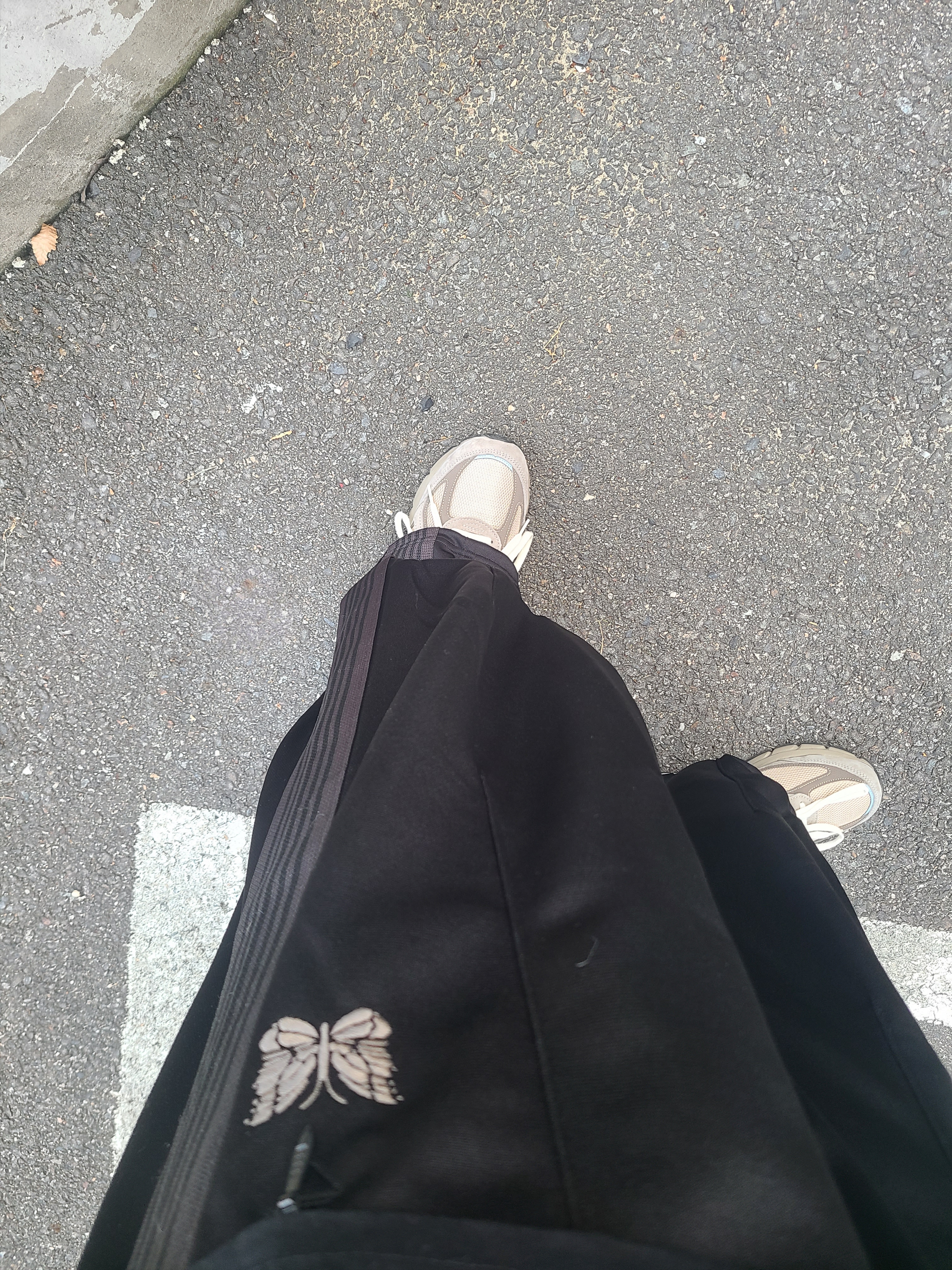 Needles H.D. Track Pants Poly Smooth Black Grey, Needles x LHP H.D. Track Pants Poly Smooth Grey 착용 스타일 - 2