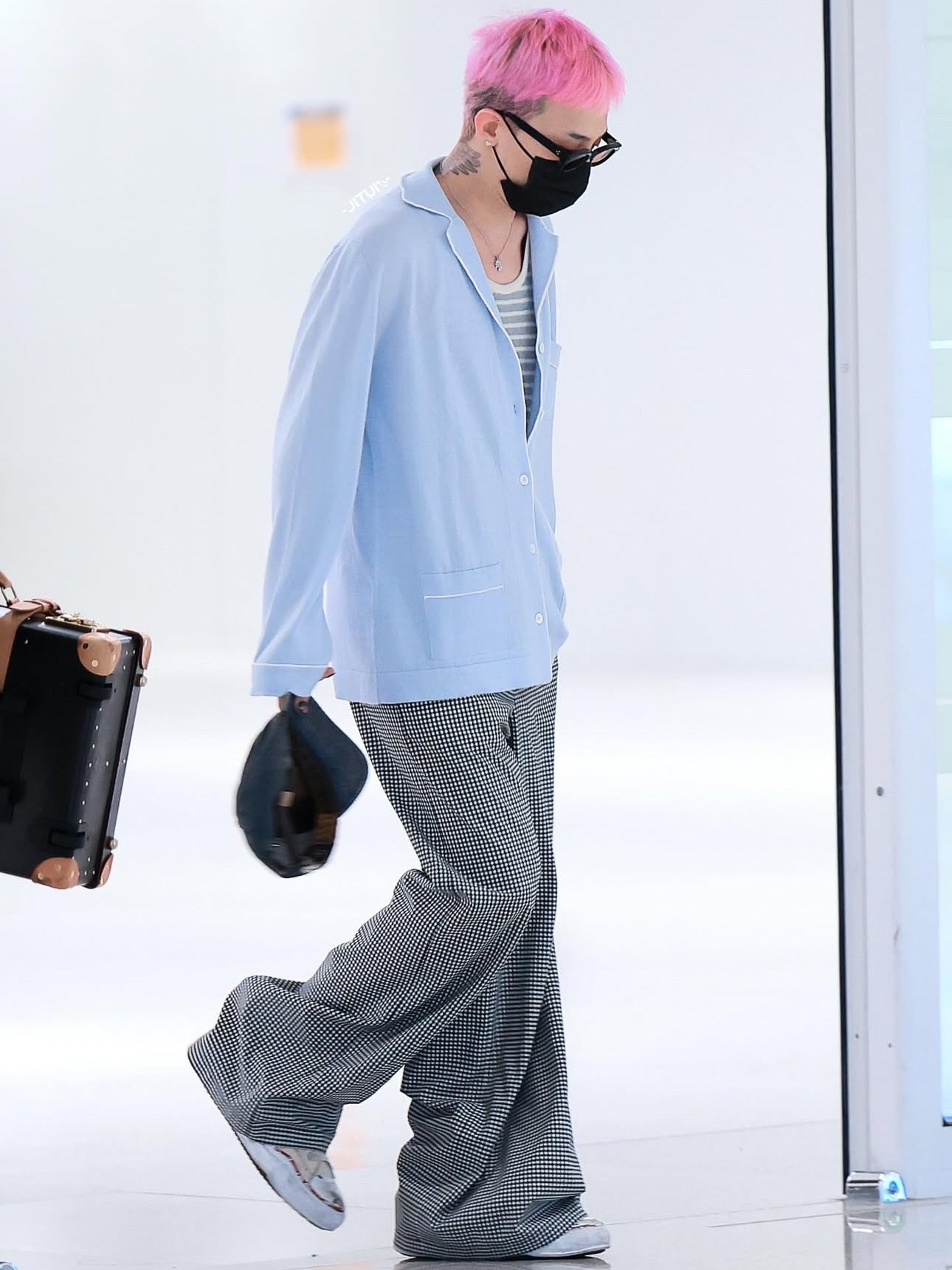 Maison Mihara Yasuhiro Peterson OG Sole Canvas Low-top Sneakers Natural 착용 스타일