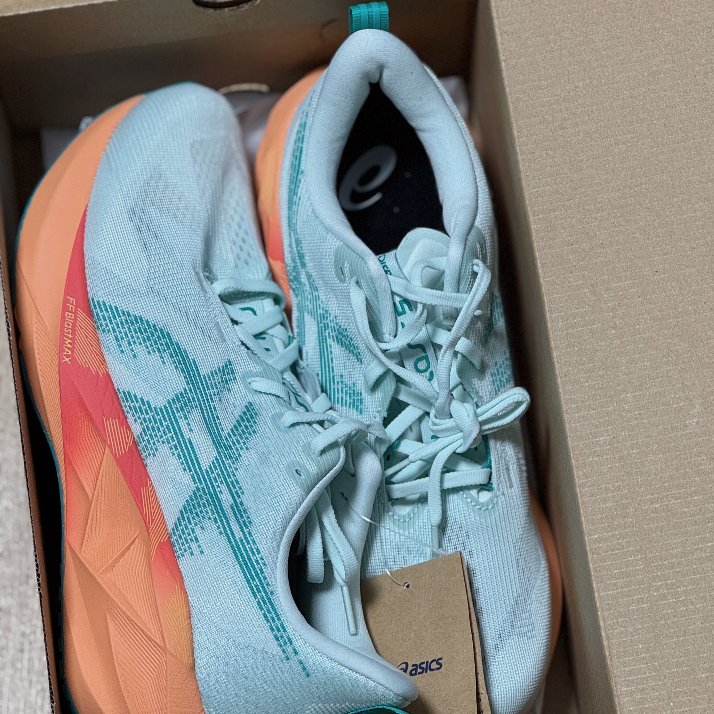 Asics Novablast 5 Soothing Sea Wave Teal 착용 스타일 - 1