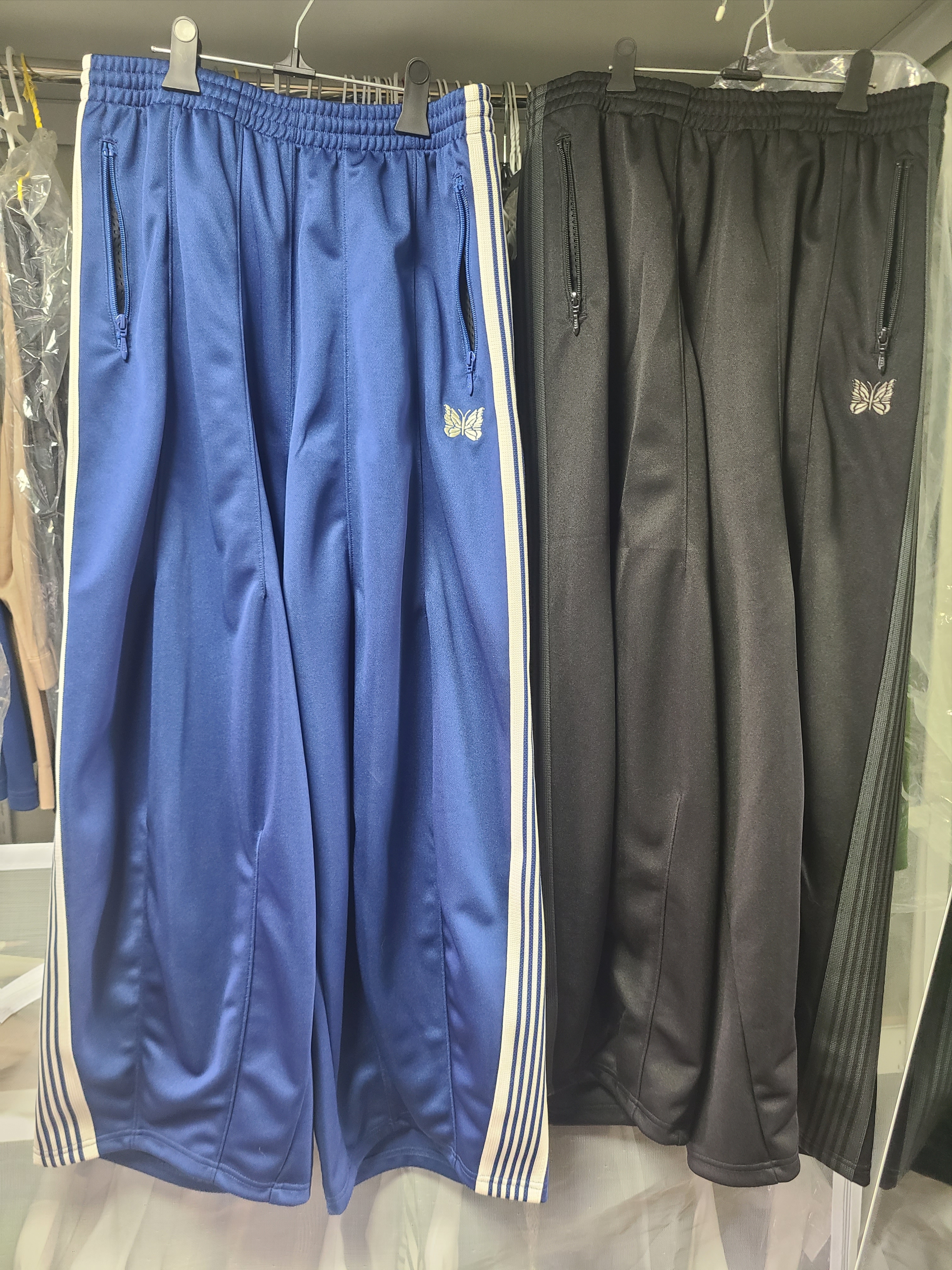 Needles H.D. Track Pants Poly Smooth Black Grey, Needles x LHP H.D. Track Pants Poly Smooth Grey 착용 스타일 - 3