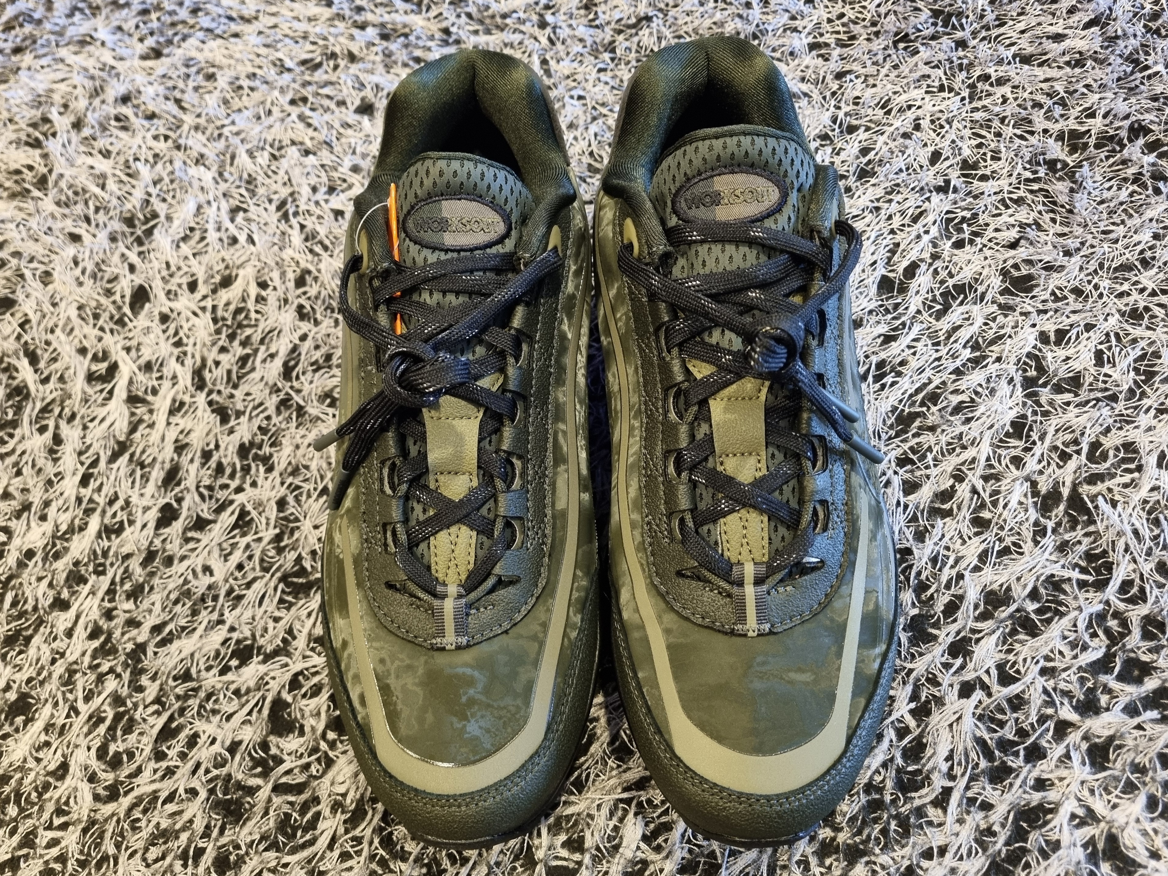 Nike x Worksout Air Max 95 Medium Olive and Sequoia 착용 스타일 - 4
