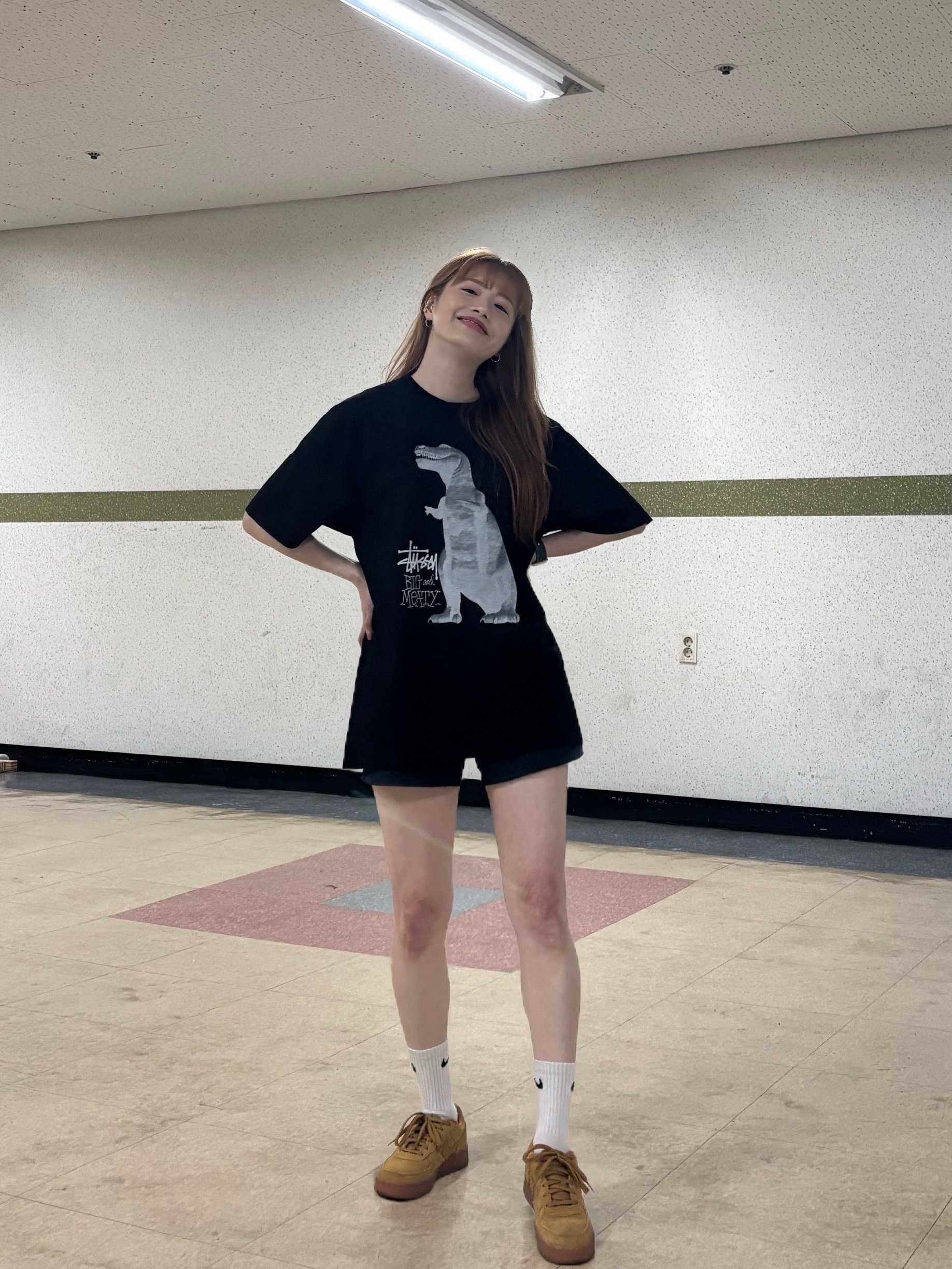 Stussy Big & Meaty Pigment Dyed T-Shirt Black, (GS) Nike Air Force 1 LV8 3 Wheat 착용 스타일 - 1