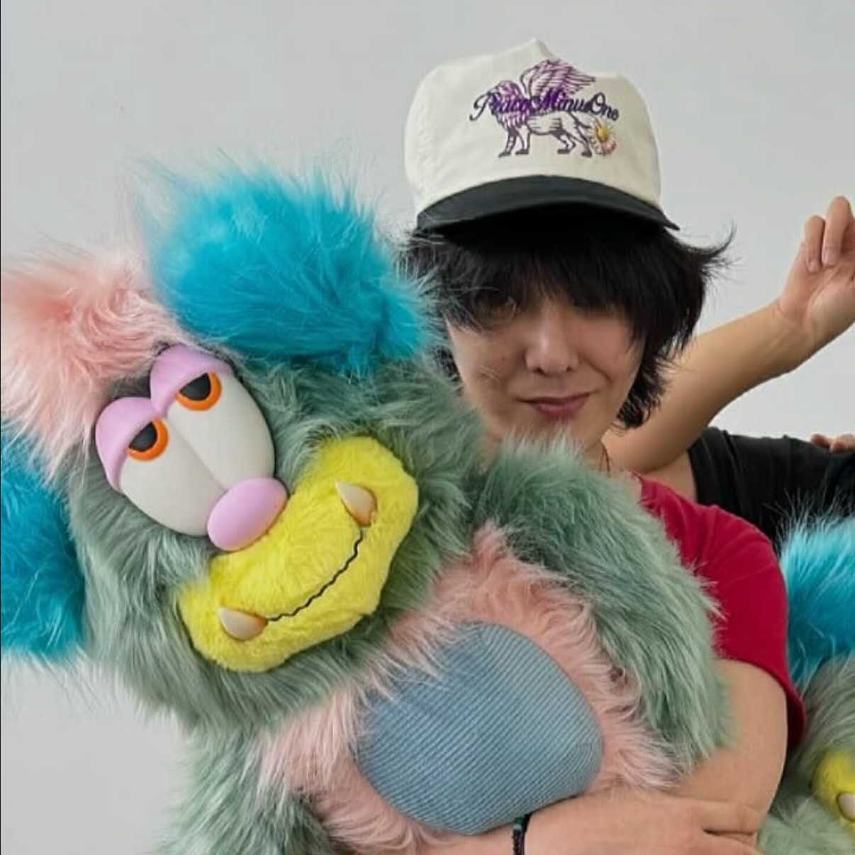 Peaceminusone x Joopiter Five-Panel Baseball Cap White Purple 착용 스타일