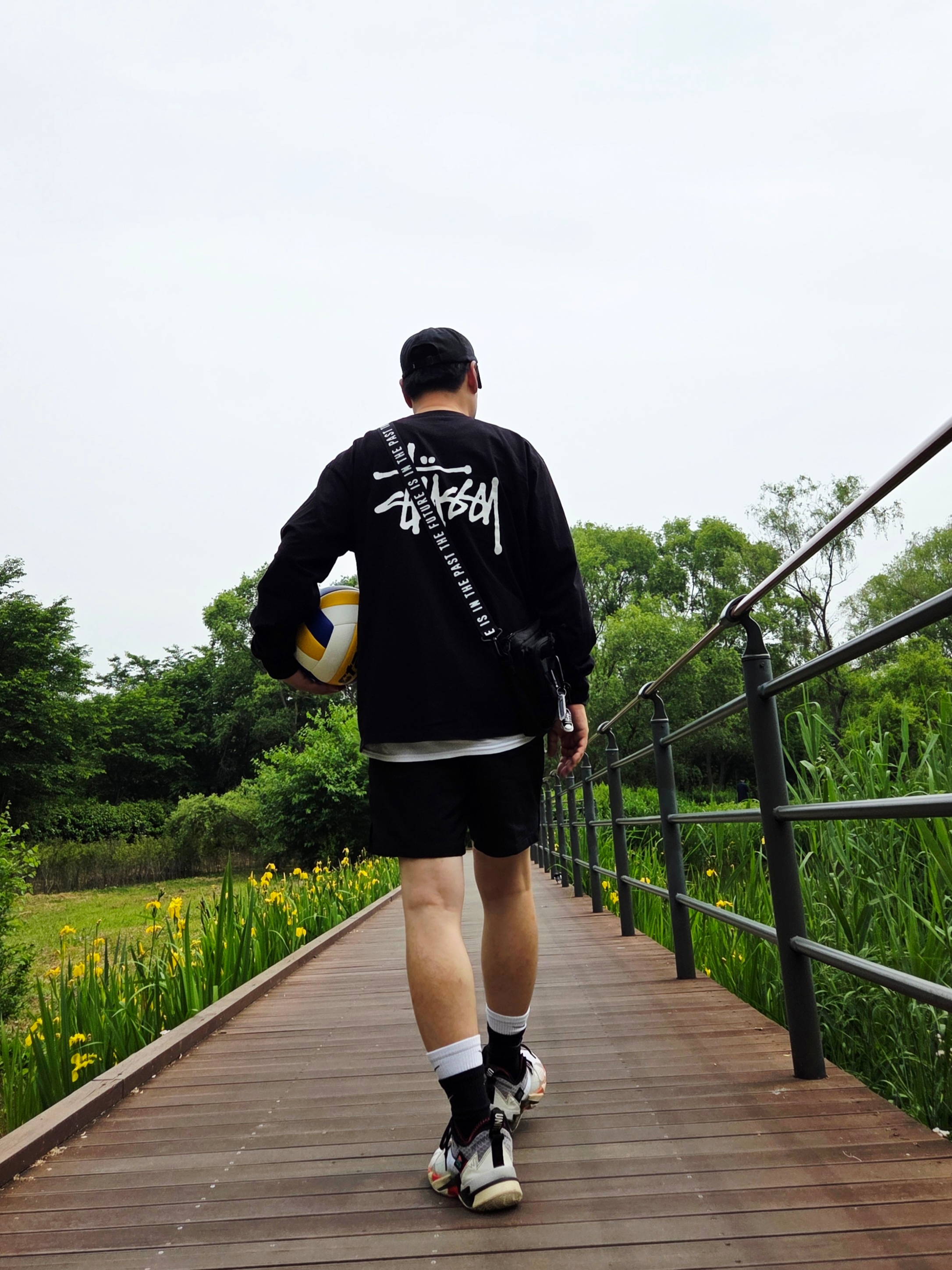 Human Made Military Pouch Large Black, Stussy Basic Stussy LS T-Shirt Black 착용 스타일 - 1