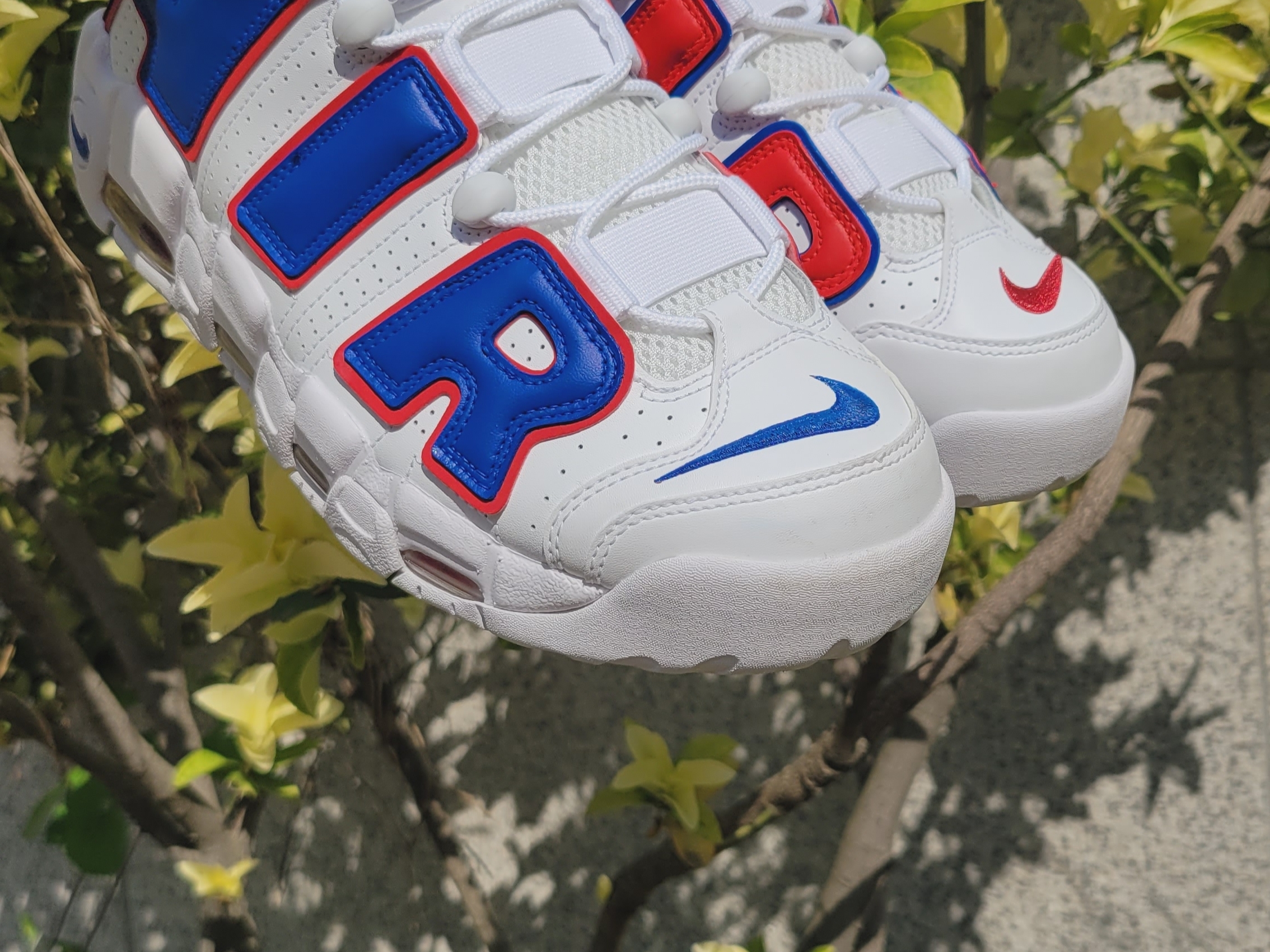 Nike Air More Uptempo White Varsity Red 2018 착용 스타일 - 4