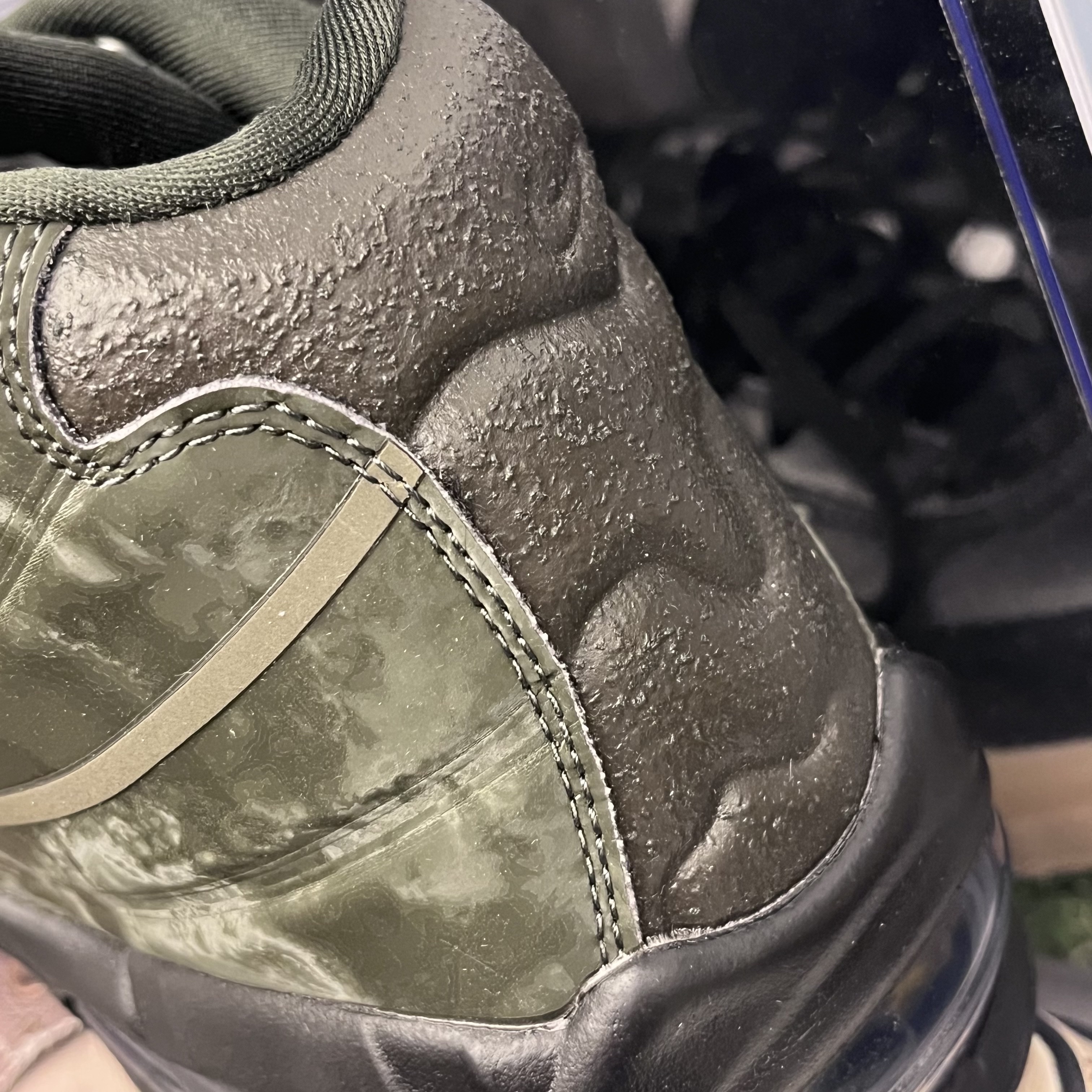 Nike x Worksout Air Max 95 Medium Olive and Sequoia 착용 스타일 - 2