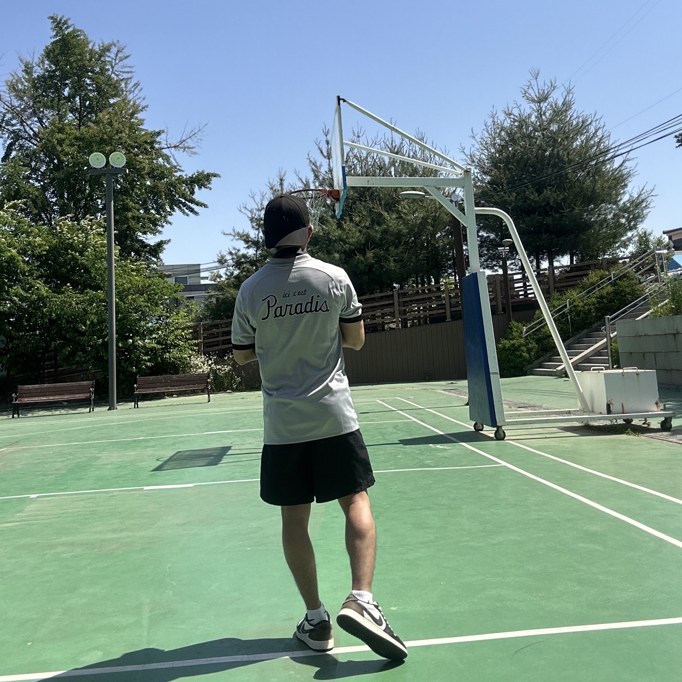 Jordan x Paris Saint-Germain x 3.Paradis 2022/23 Dri-Fit Stadium Away Jersey Light Smoke Grey, Stussy Stock Water Shorts Black 착용 스타일
