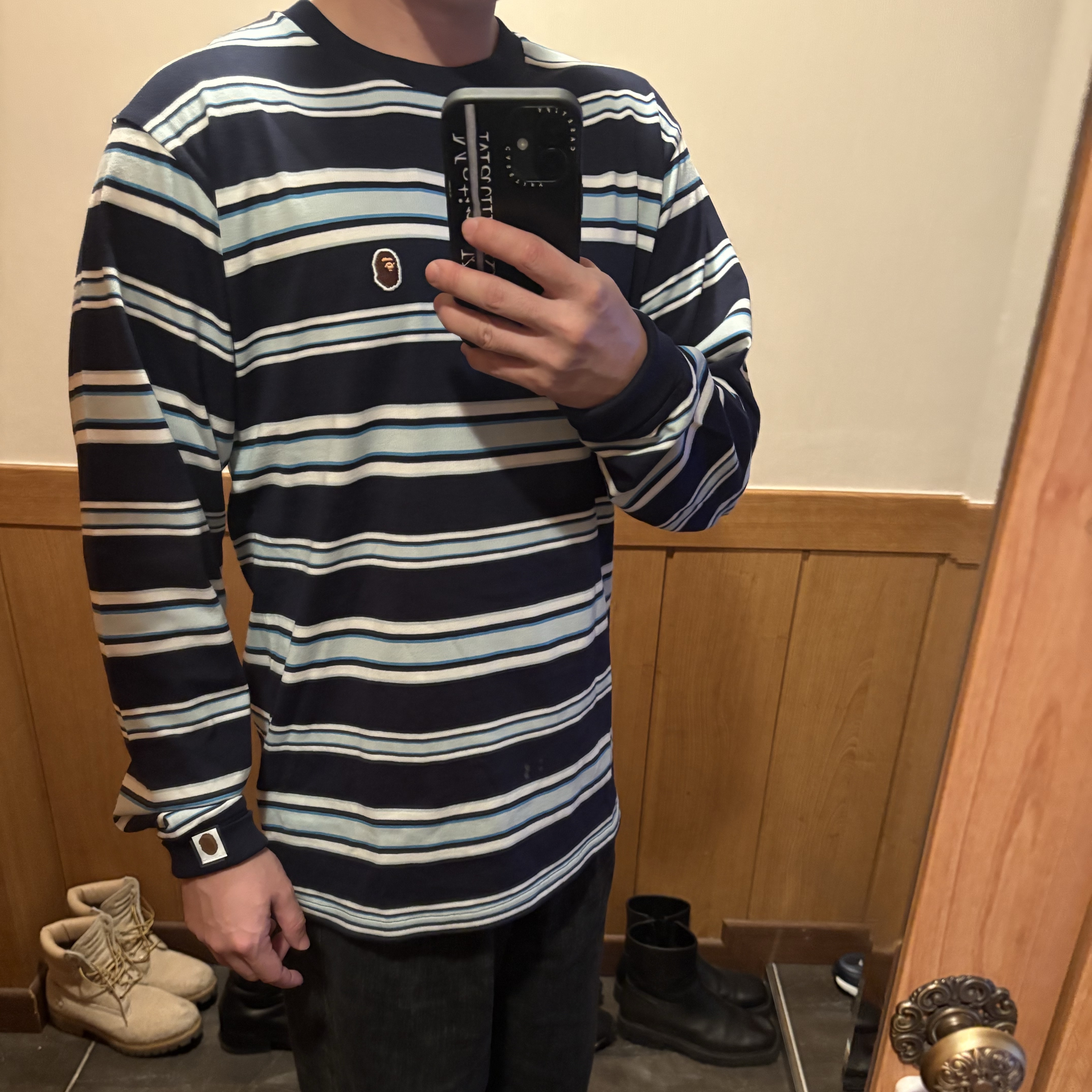 BAPE One Point Stripe L/S T-Shirt Navy 착용 스타일 - 2