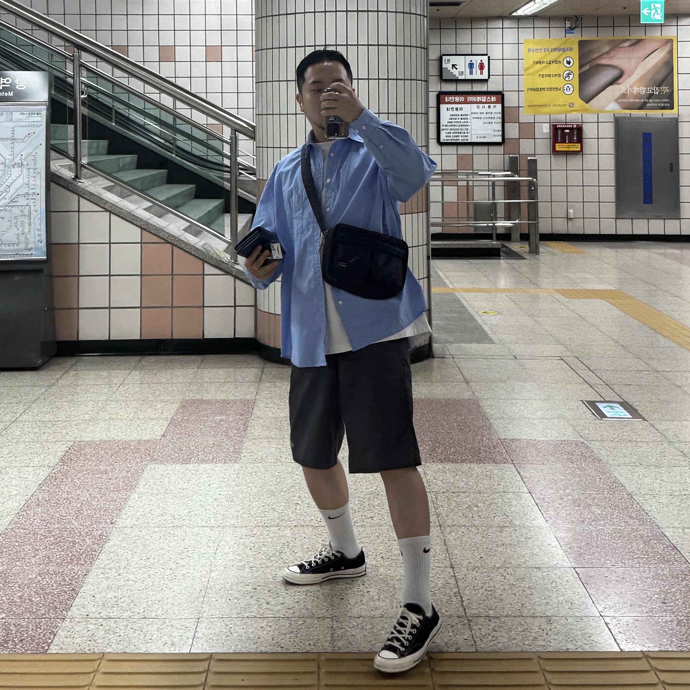 Porter Tanker Shoulder Bag S Iron Blue 착용 스타일