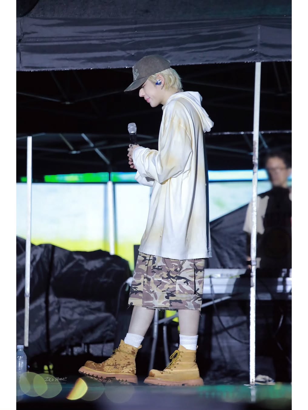Undermycar Mu.45 Anti Fxxking Logo Play Big Cargo Rip-Camo Shorts Camo Beige, Undermycar Mu.46 Anti Fxxking Logo Play Big Cargo Rip-Camo Shorts Camo Gray 착용 스타일