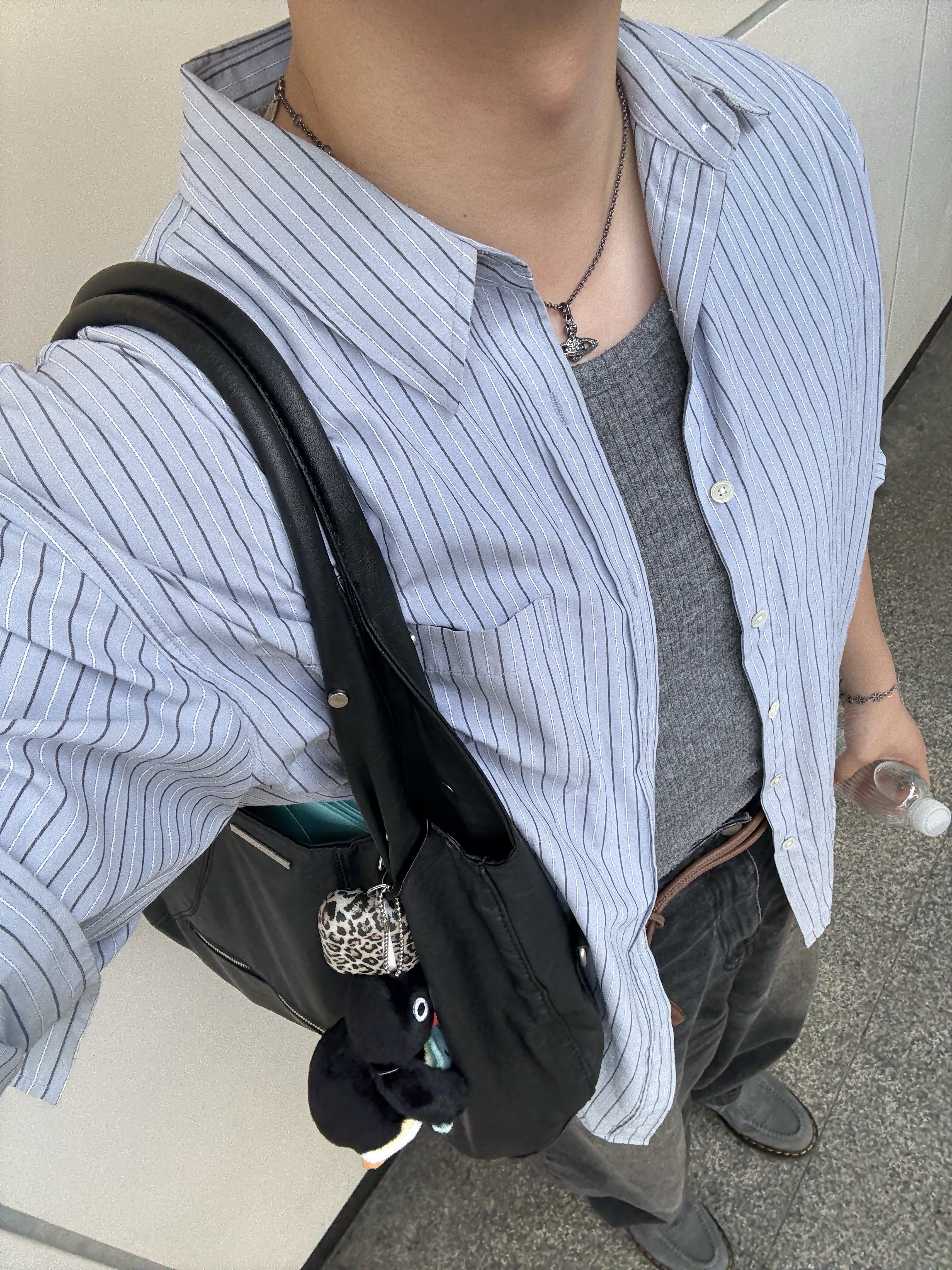 (W) Dr. Martens Adrian Snaffle Blue 착용 스타일