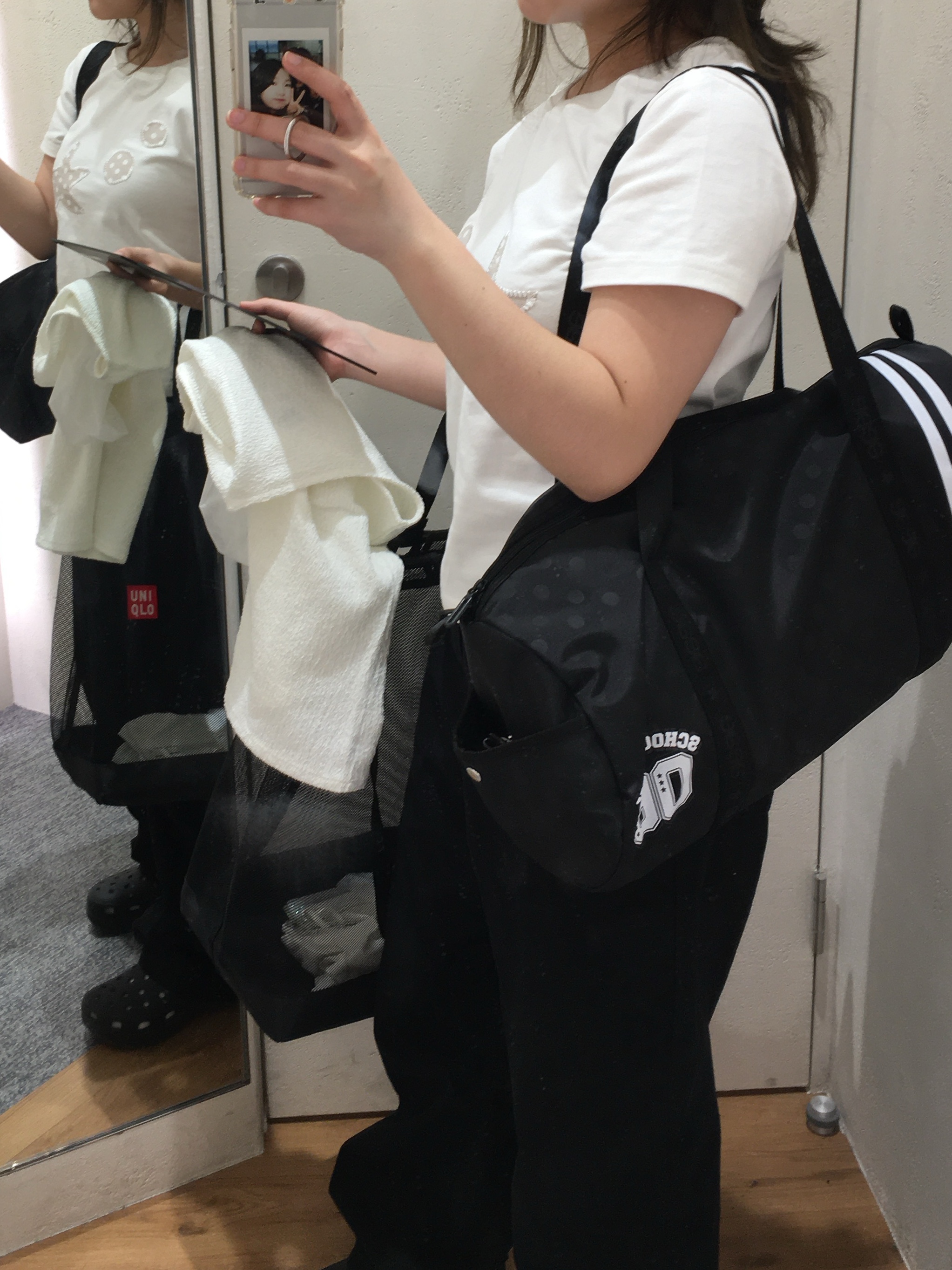 (W) Crocs Classic Platform Clog Black, AEAE School Boy Duffle Bag Dot Black 착용 스타일 - 5