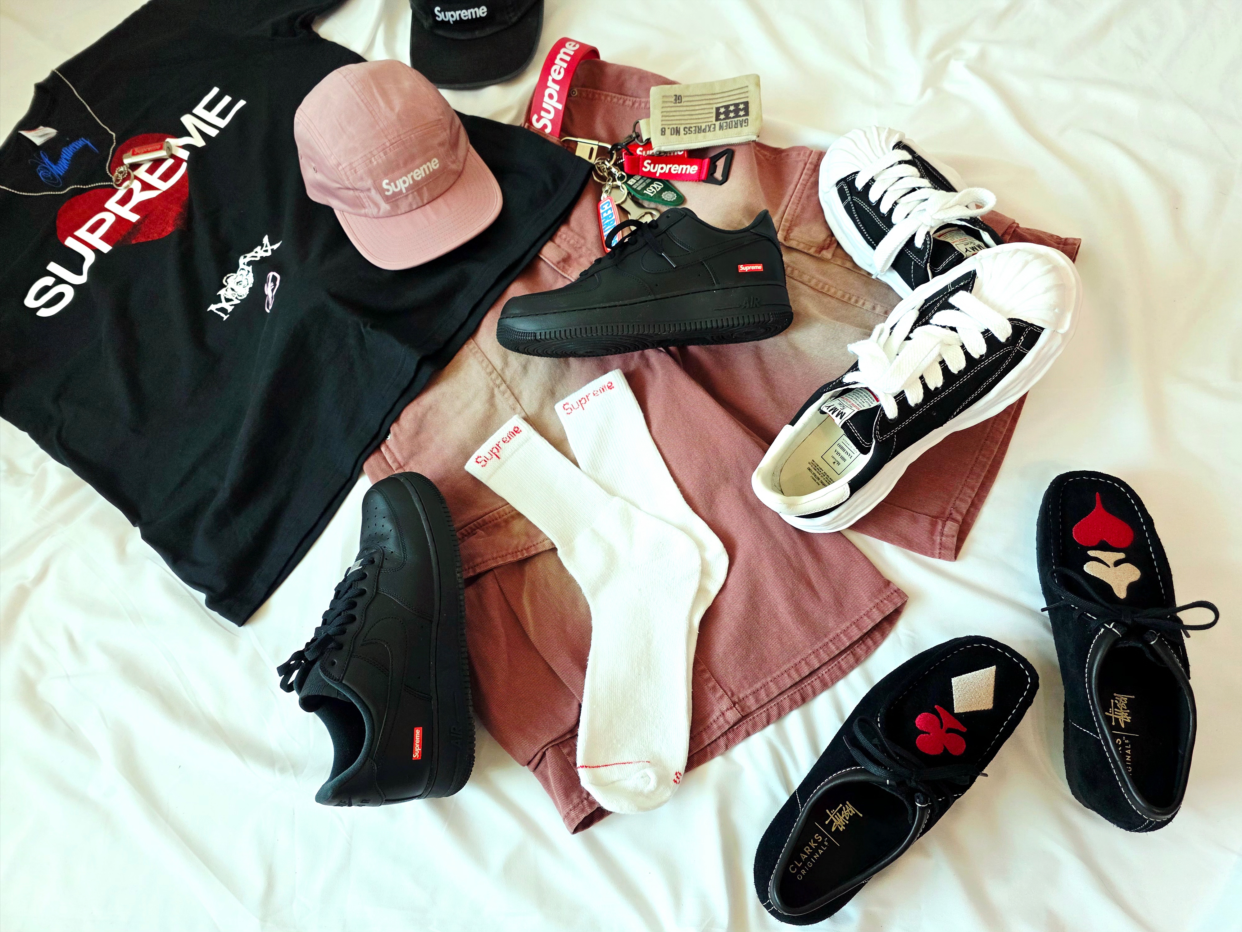 Supreme Announcing T-Shirt Black - 25SS, Supreme Waxed Ripstop Camp Cap Light Pink - 24FW 착용 스타일 - 3