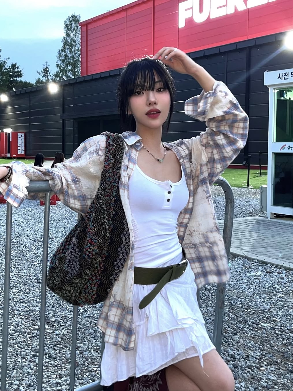 GRAILZ Bleached Plaid Summer Shirts Blue 착용 스타일 - 3