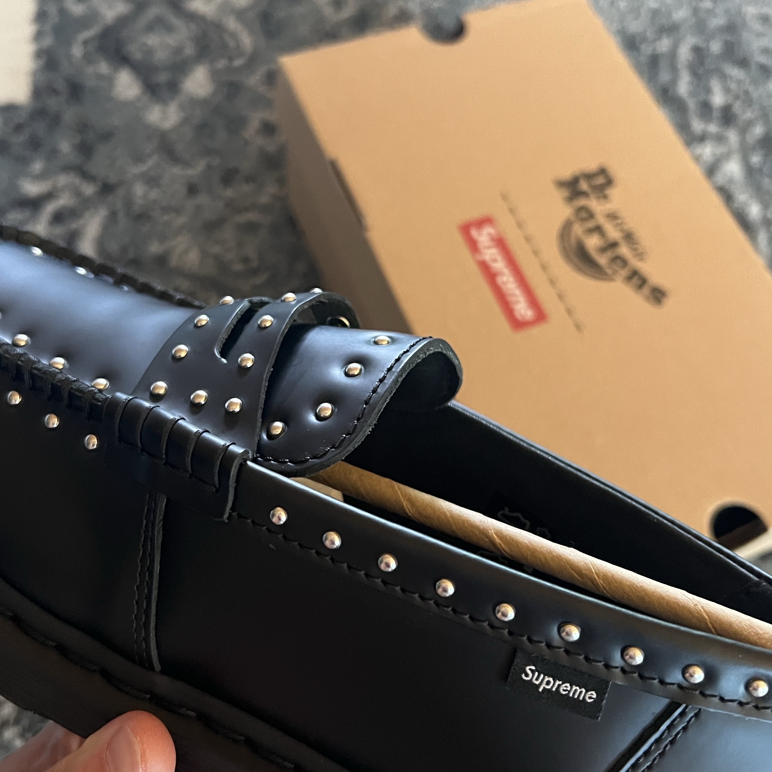 Dr. Martens x Supreme Studded Penton Loafers Black - 25SS 착용 스타일 - 1