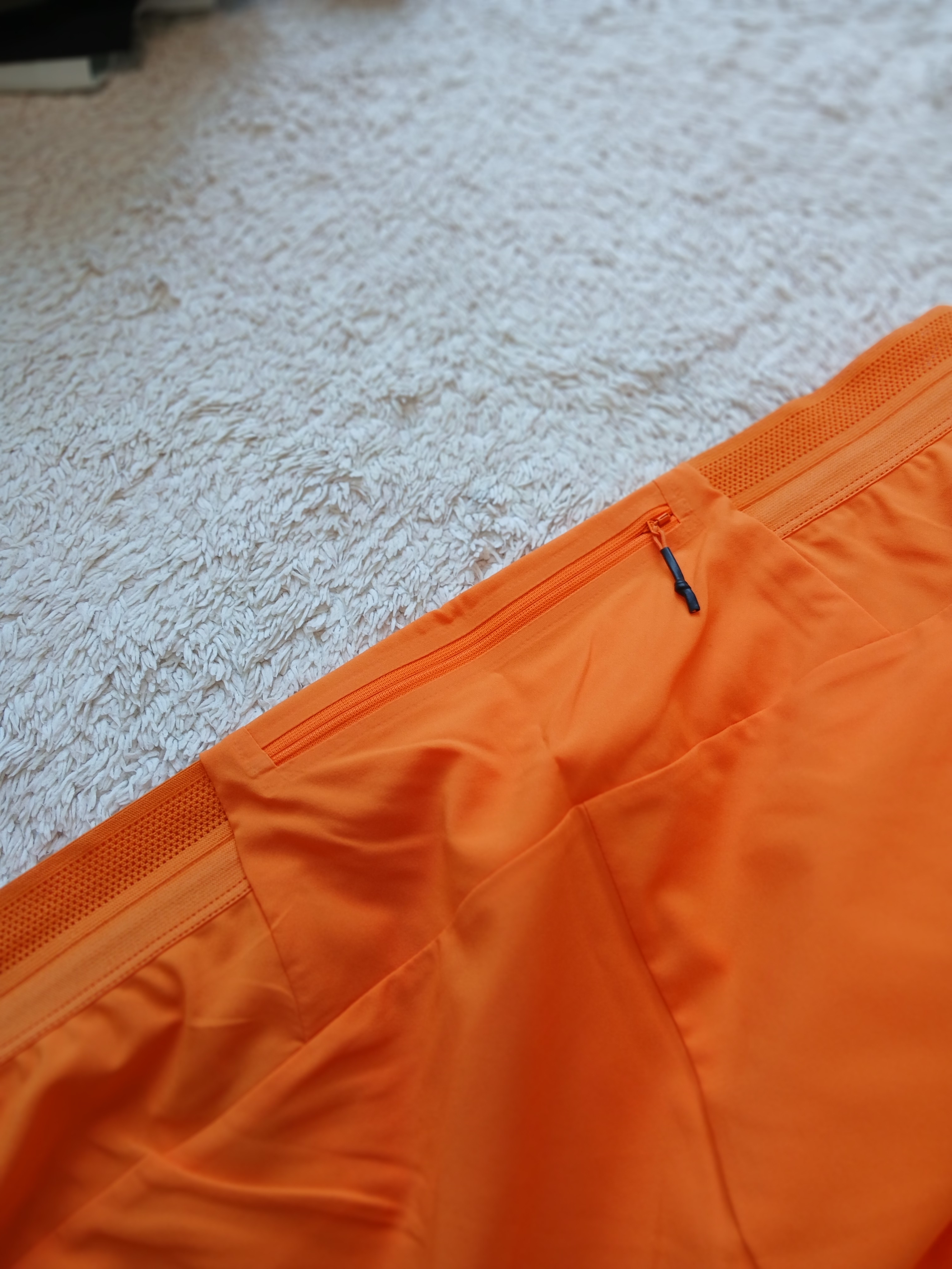Arc'teryx Norvan Shorts 5 Inch Verve, Arc'teryx Norvan LD 4 GTX Black 착용 스타일 - 2