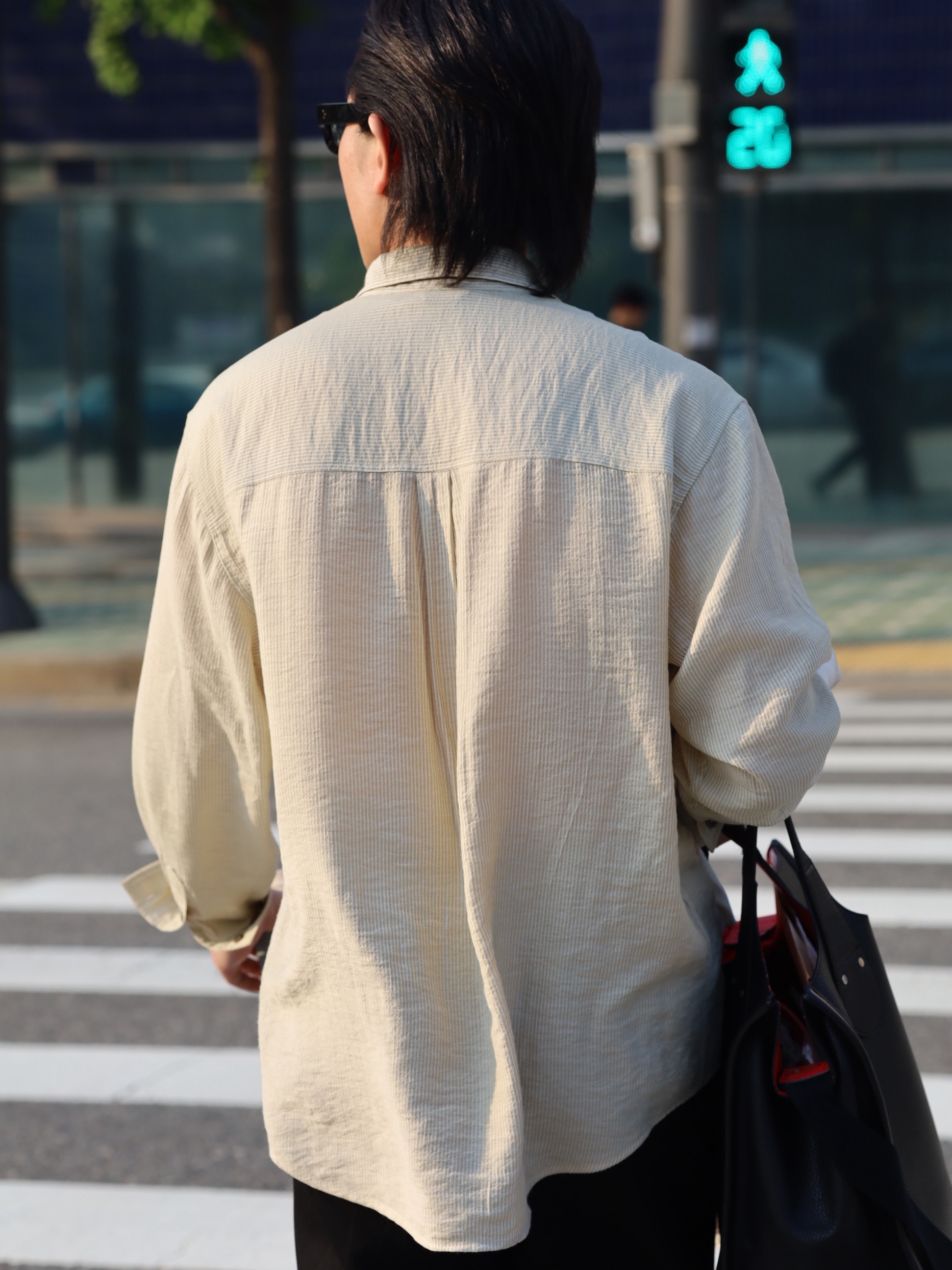NA A NANA Stripe Silky Shirt Beige, NA A NANA Curved Fly Slacks Black 착용 스타일 - 4