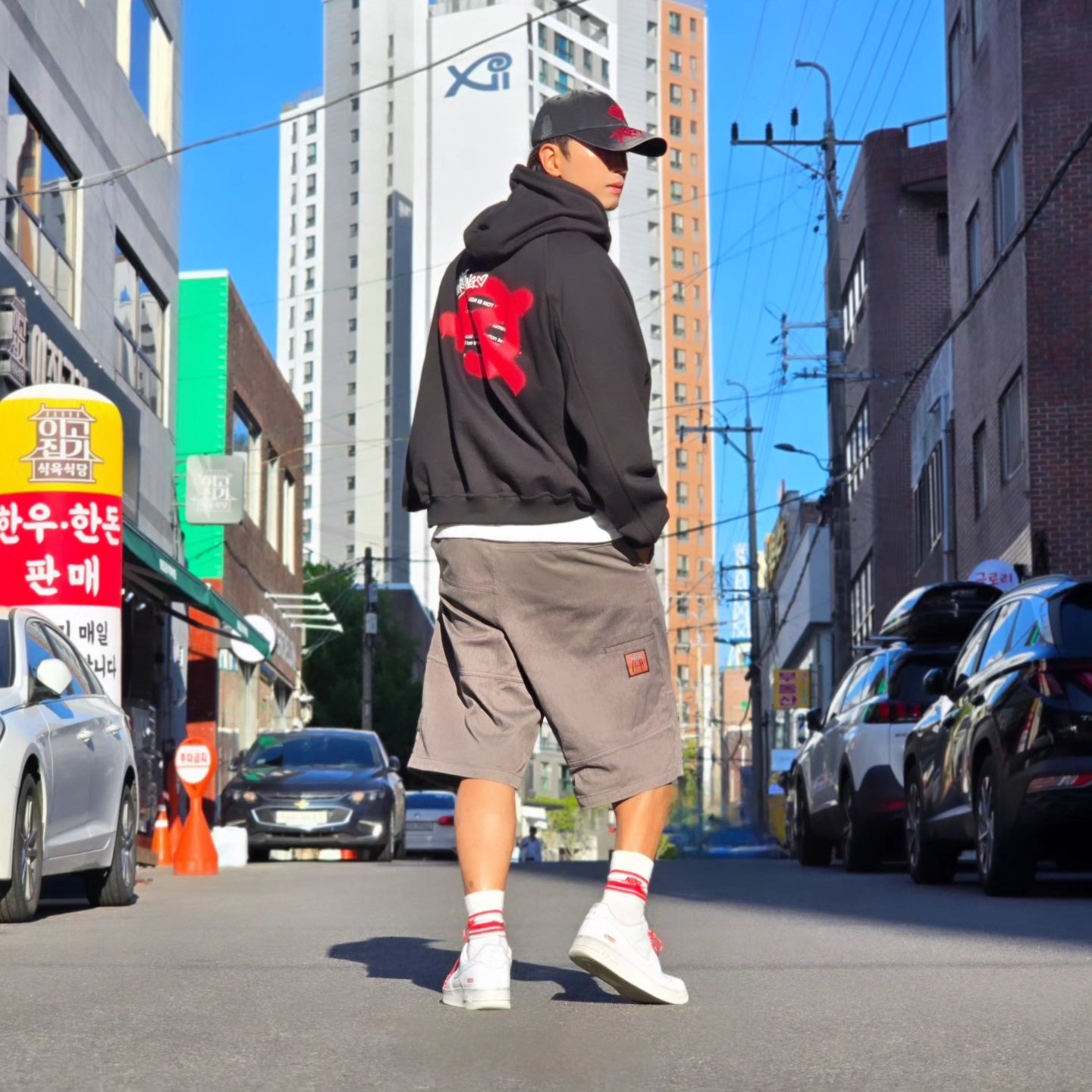 Nike NSW Everyday Essential Crew Socks White University Red (3 Pack/Korean Ver.), Nike x Supreme Air Force 1 Low White 착용 스타일 - 2