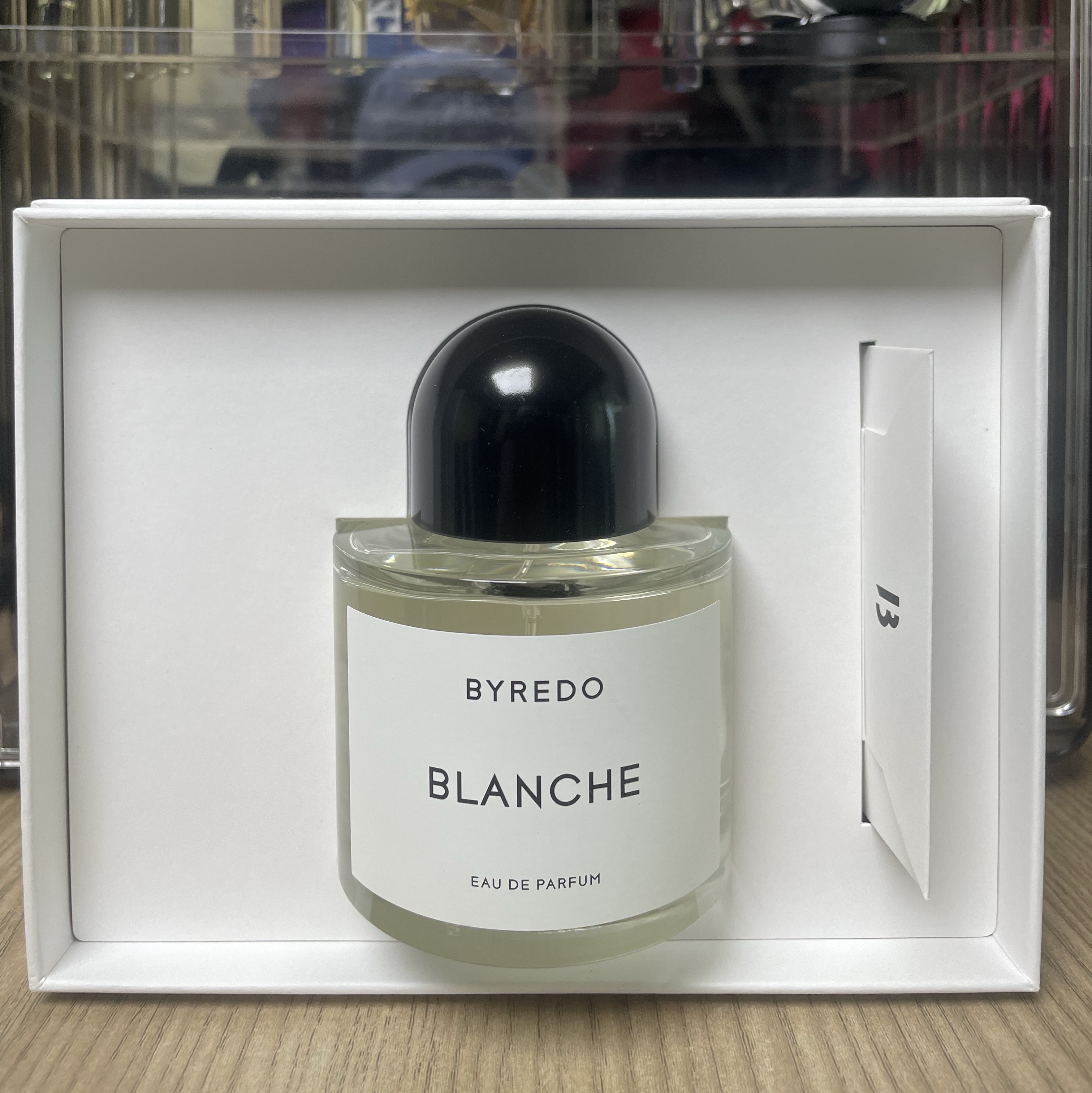 Byredo Blanche Eau De Parfum 100ml, Maison Margiela Replica Lazy Sunday Morning Eau De Toilette 100ml 착용 스타일 - 2
