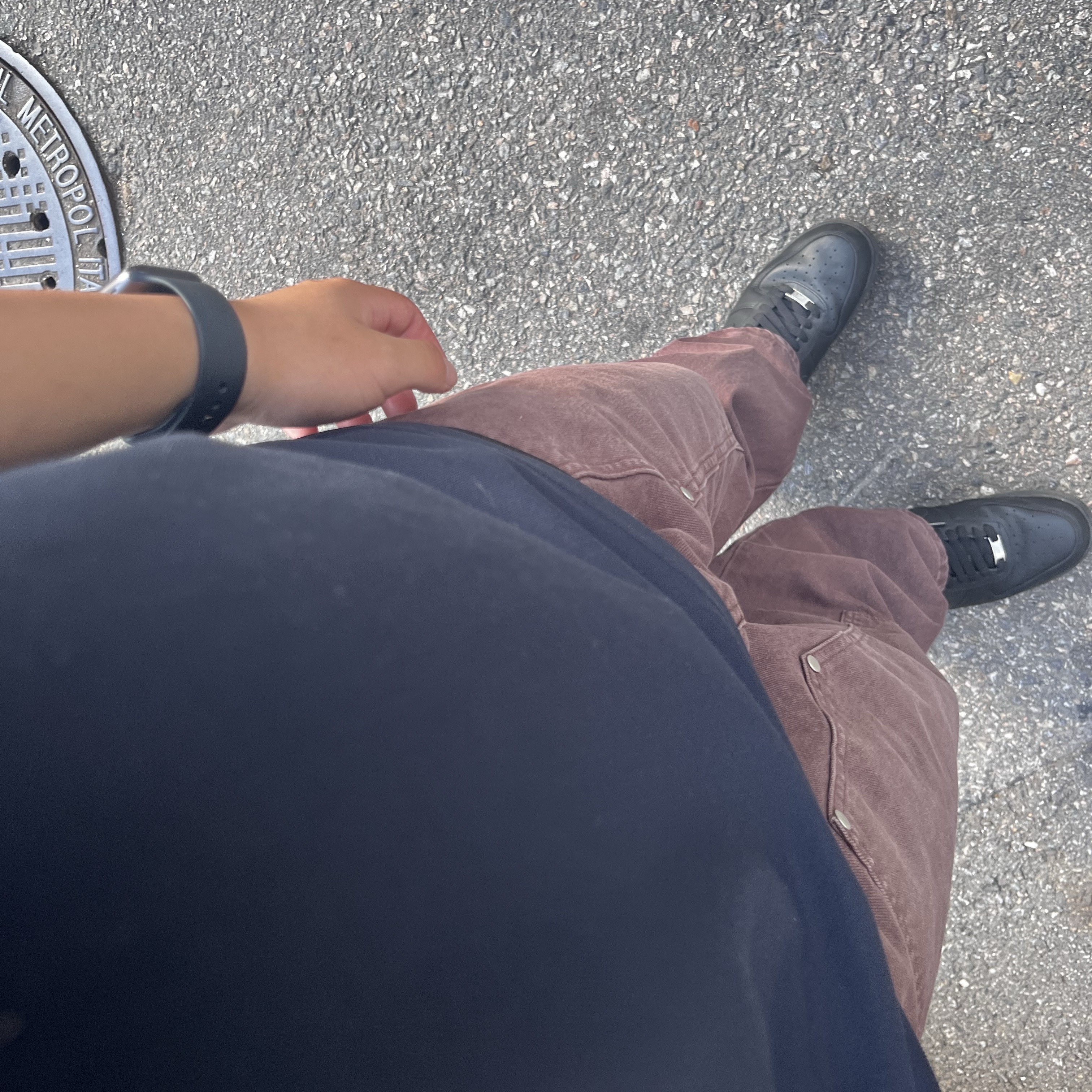 Suade Curved Double Knee Pants Brown, Nike Air Force 1 '07 Low Triple Black 착용 스타일