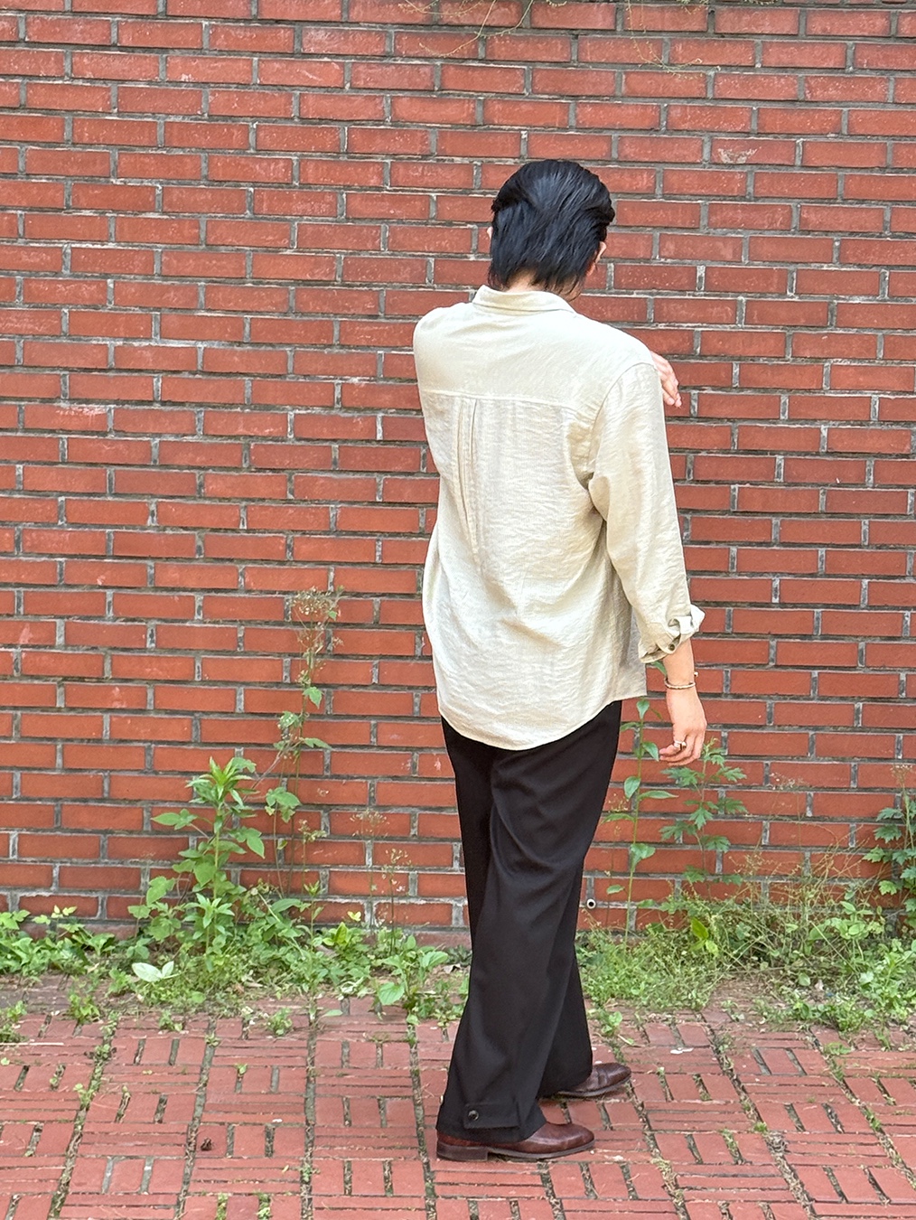 NA A NANA Stripe Silky Shirt Beige, NA A NANA Curved Fly Slacks Black 착용 스타일 - 3