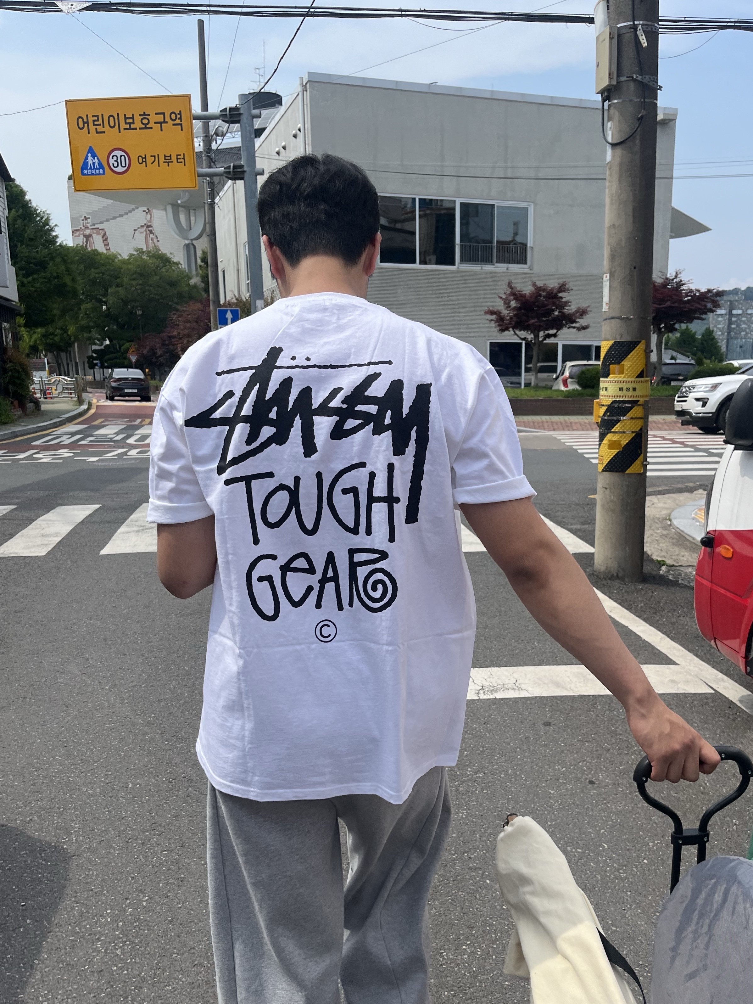 Stussy Tough Gear T-Shirt White 착용 스타일 - 4