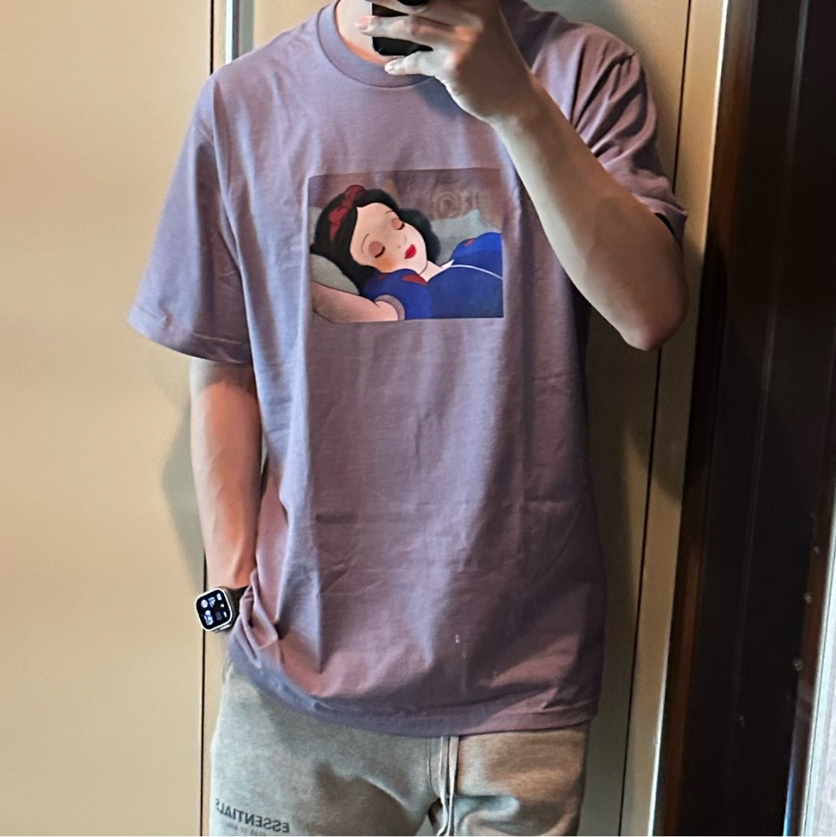 Supreme Snow White T-Shirt Dusty Purple - 24FW 착용 스타일 - 1