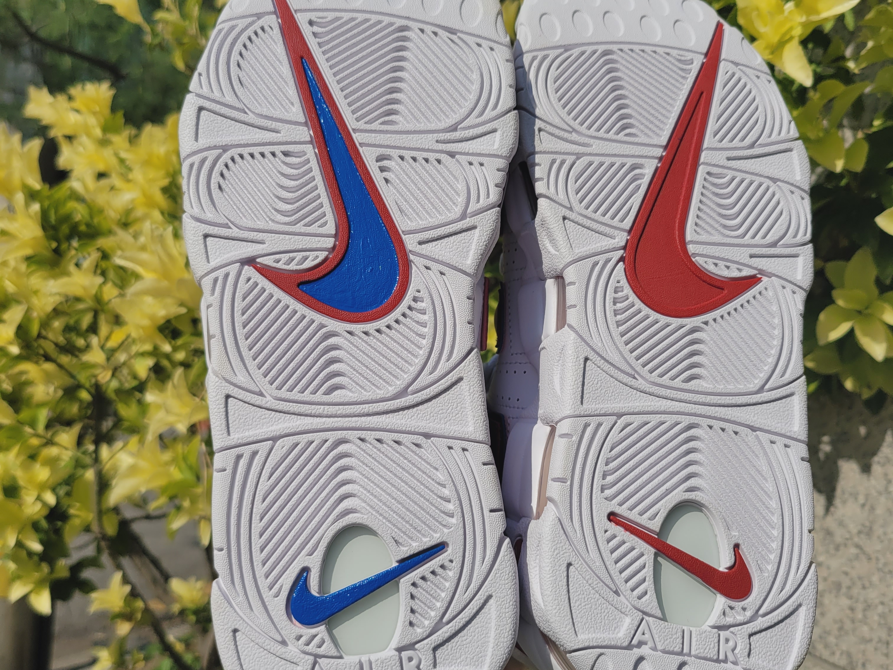 Nike Air More Uptempo White Varsity Red 2018 착용 스타일 - 2