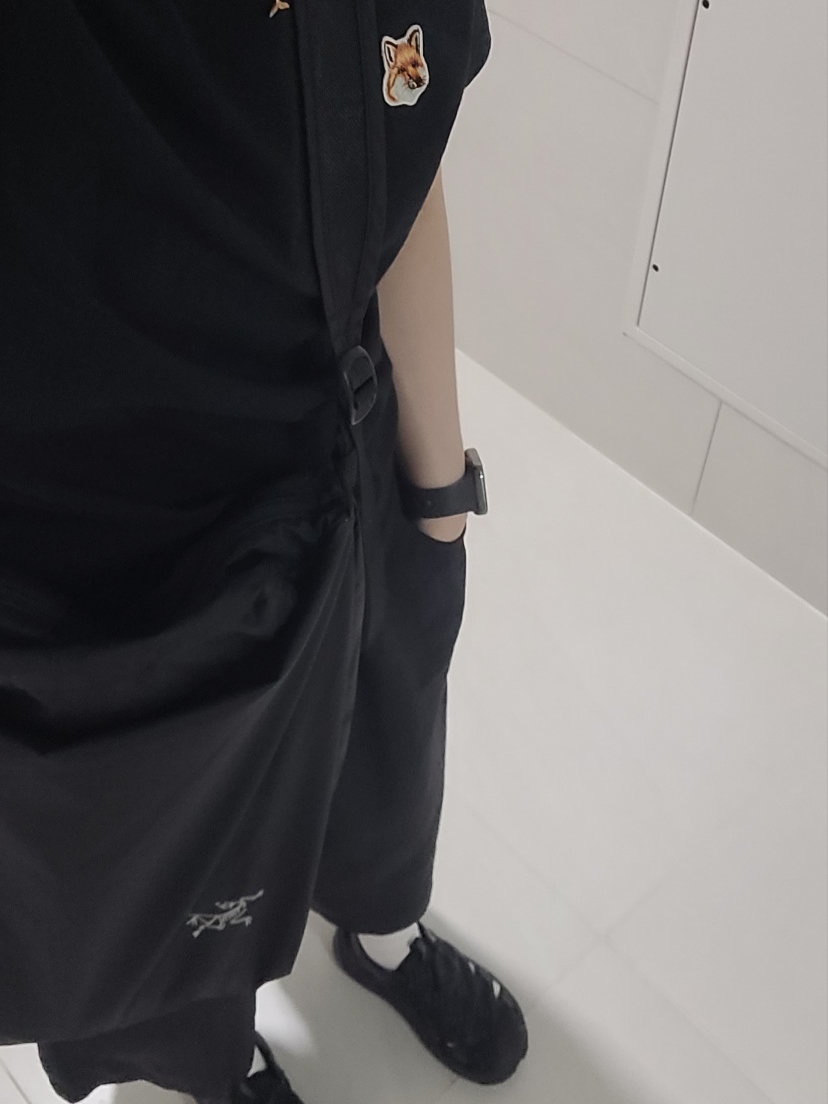 Maison Kitsune Fox Head Patch Regular T-Shirt Black 착용 스타일 - 3