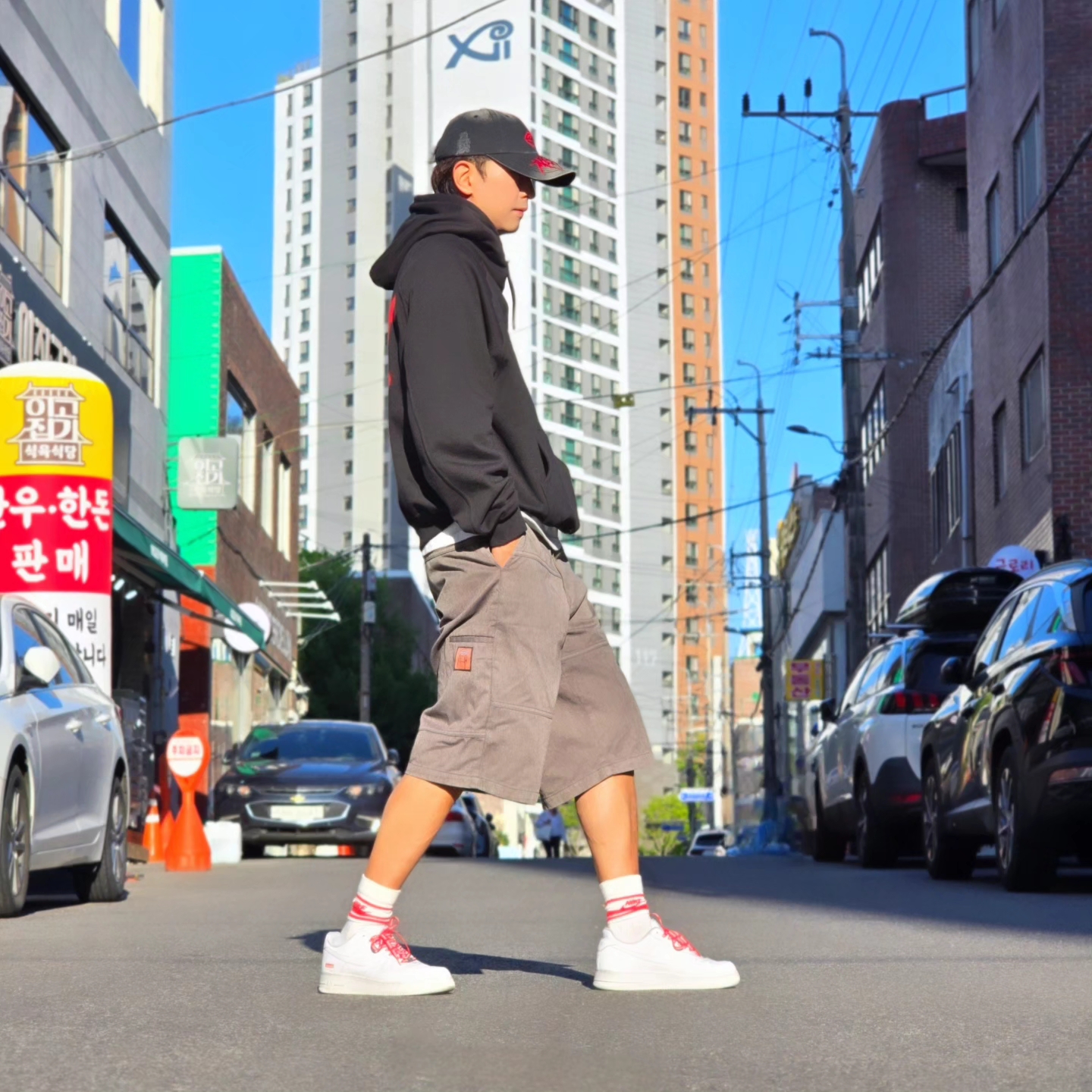 Nike NSW Everyday Essential Crew Socks White University Red (3 Pack/Korean Ver.), Nike x Supreme Air Force 1 Low White 착용 스타일 - 3