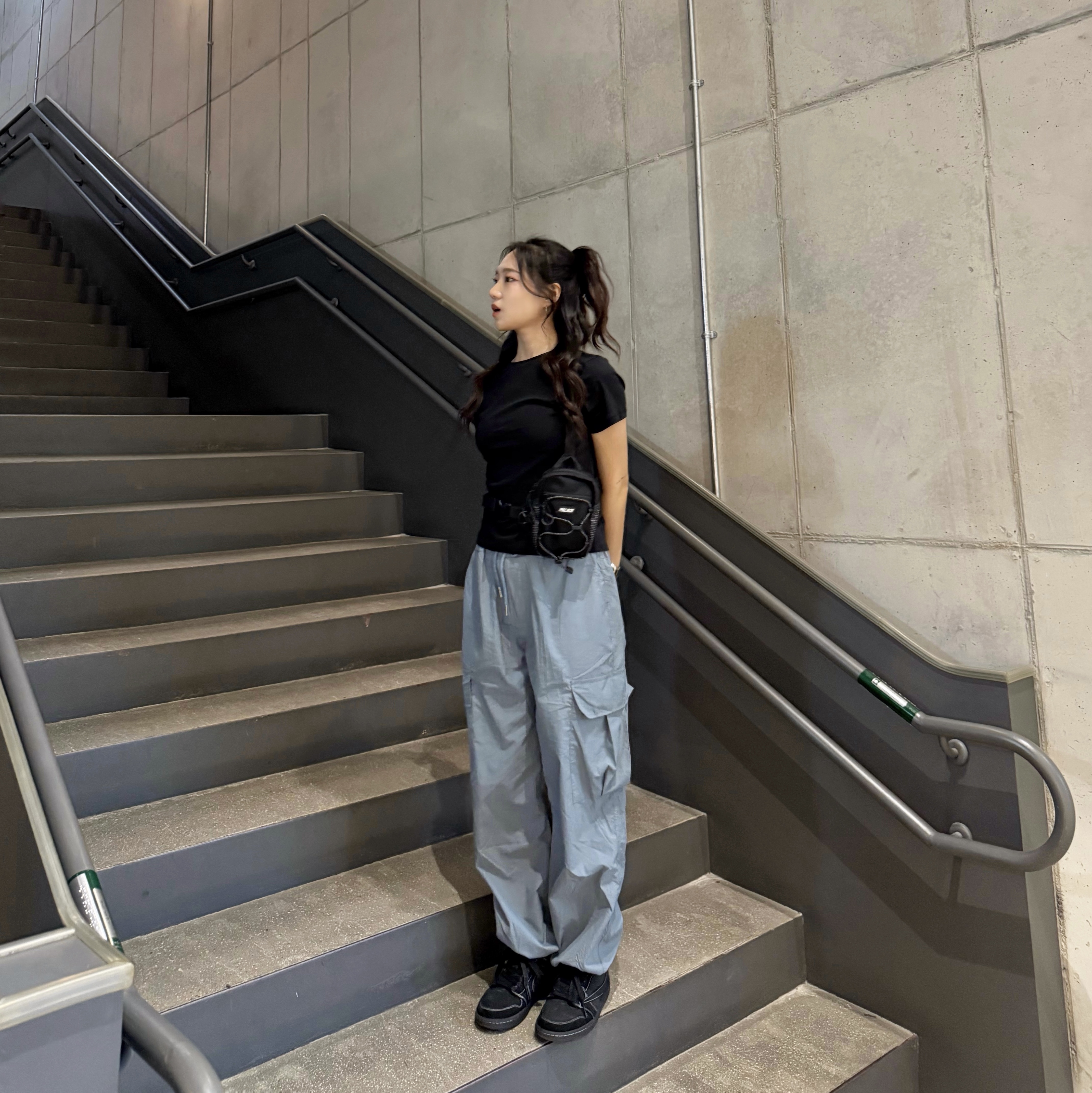 Jordan 1 x Travis Scott Retro Low OG SP Black Phantom, Palace Cordura Reflex RS Shot Bag Black - 25SS 착용 스타일 - 2