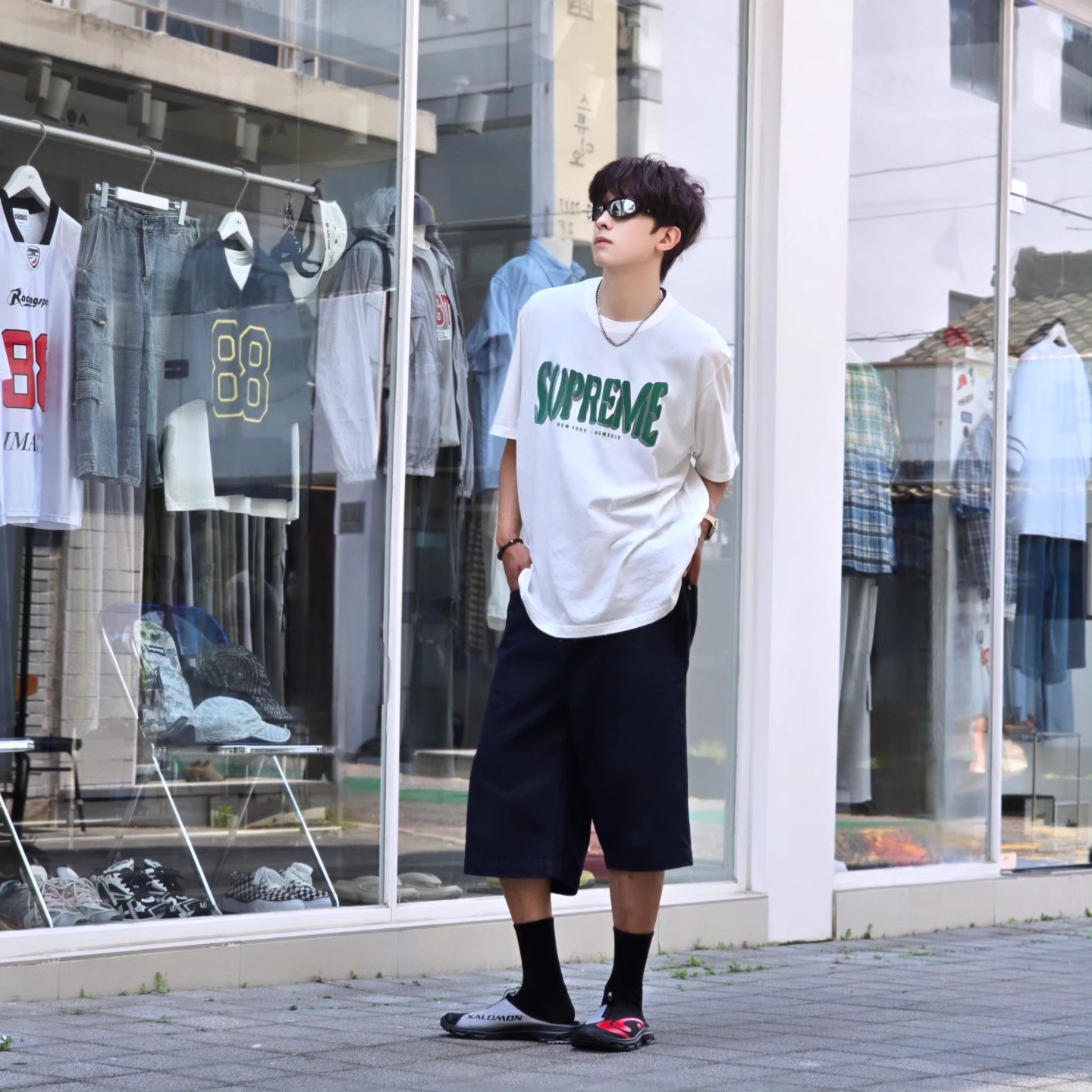 Supreme Flocked Washed S/S Top White - 25SS, Salomon RX Slide 3.0 Seasonal Black Fiery Red 착용 스타일 - 2