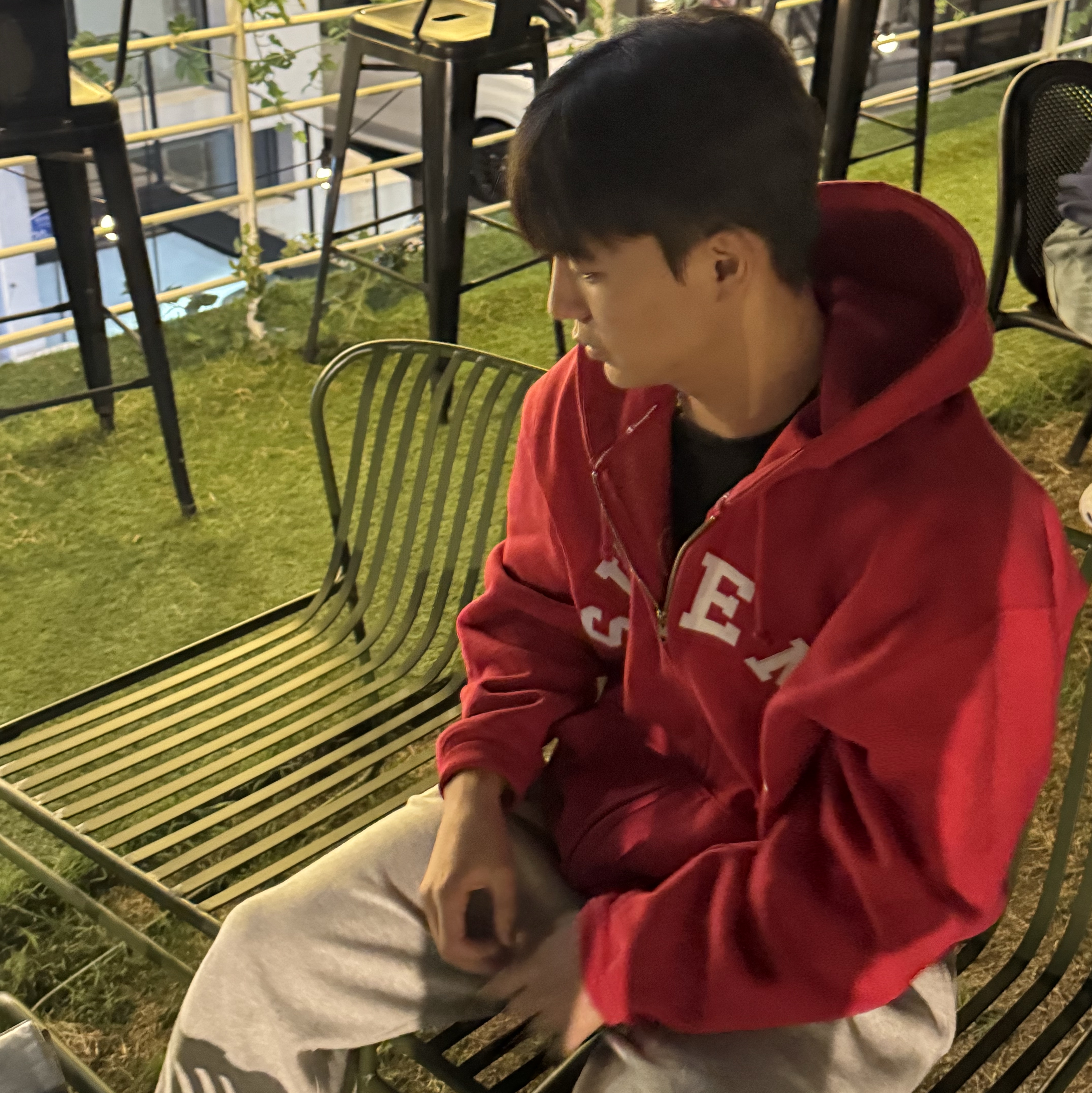 Supreme x Champion Zip Up Hooded Sweatshirt Red - 24SS, Jordan 1 Mid SE Neutral Grey Smoke Grey 착용 스타일 - 3