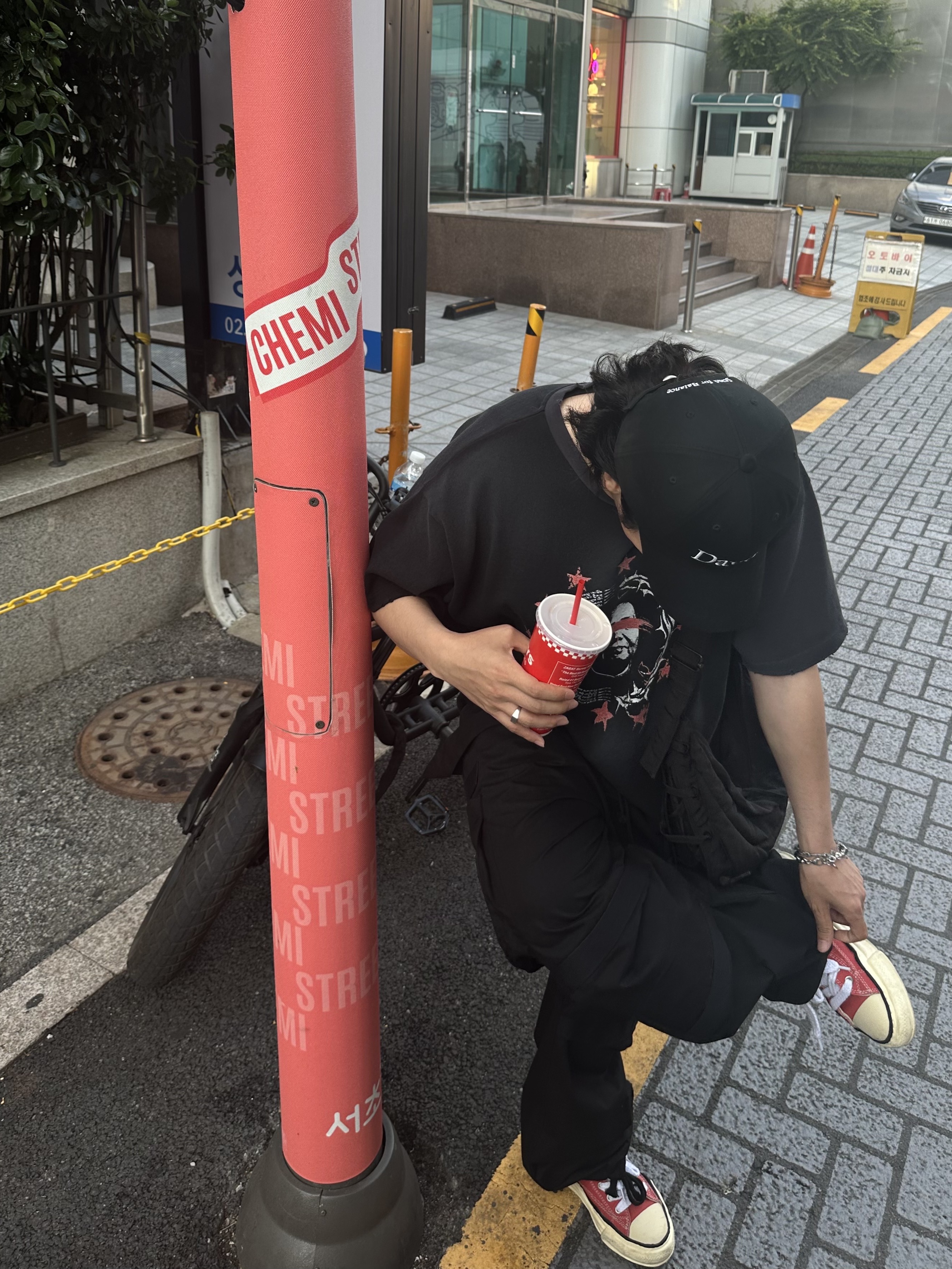 Wapworks Hard Knocks Cargo Pants Gas, Lemaire Soft Game Bag Nylon Canvas Dark Chocolate 착용 스타일 - 1