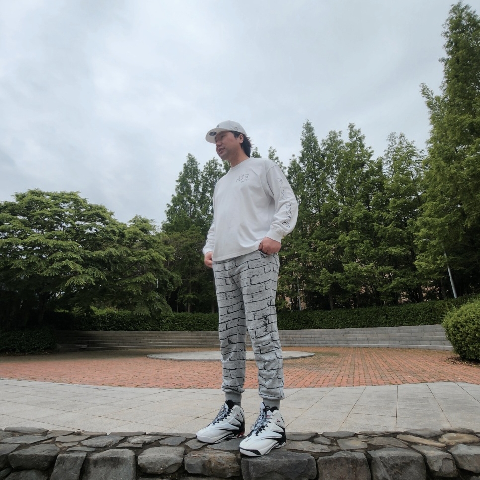Nike ACG Ralph Steadman Long Sleeve T-Shirt Summit White - Asia 착용 스타일