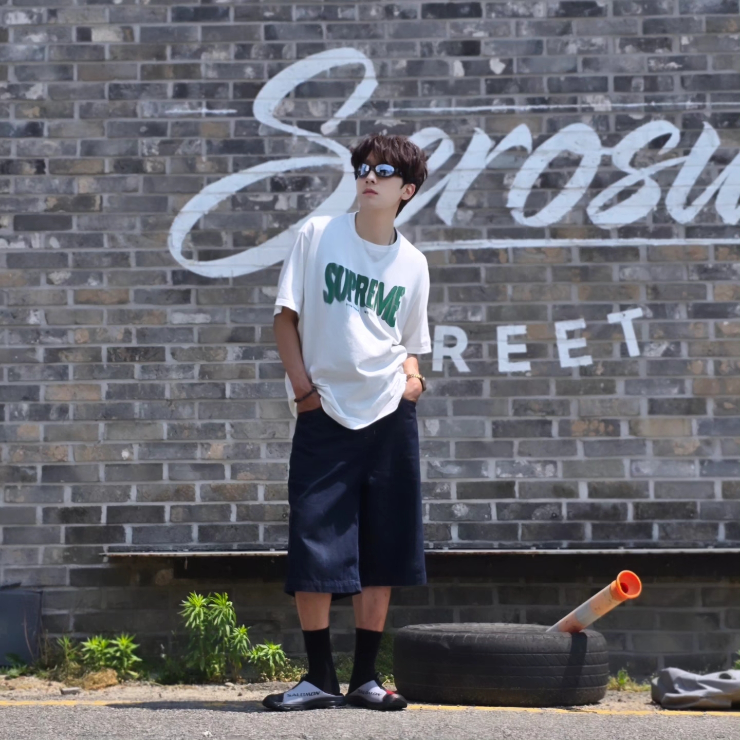 Supreme Flocked Washed S/S Top White - 25SS, Samsung Galaxy Watch6 44mm LTE Silver (Korean Ver.) 착용 스타일 - 3