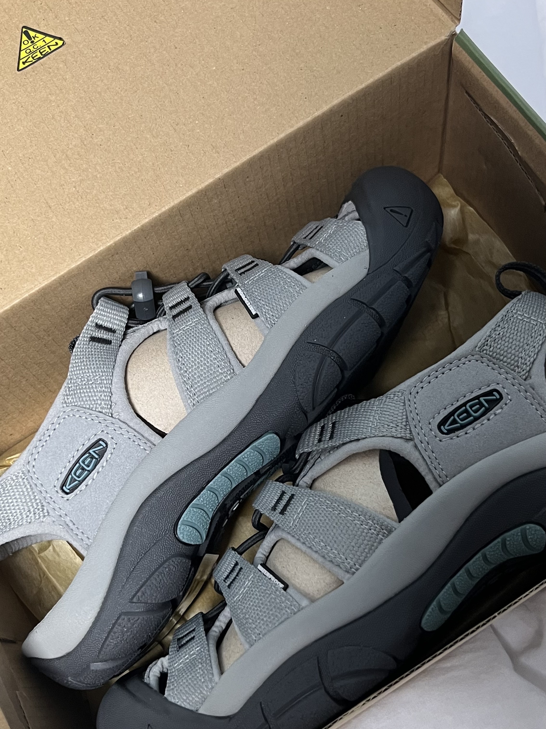 (W) Keen Newport H2 Grey Smoke Blue 착용 스타일 - 2