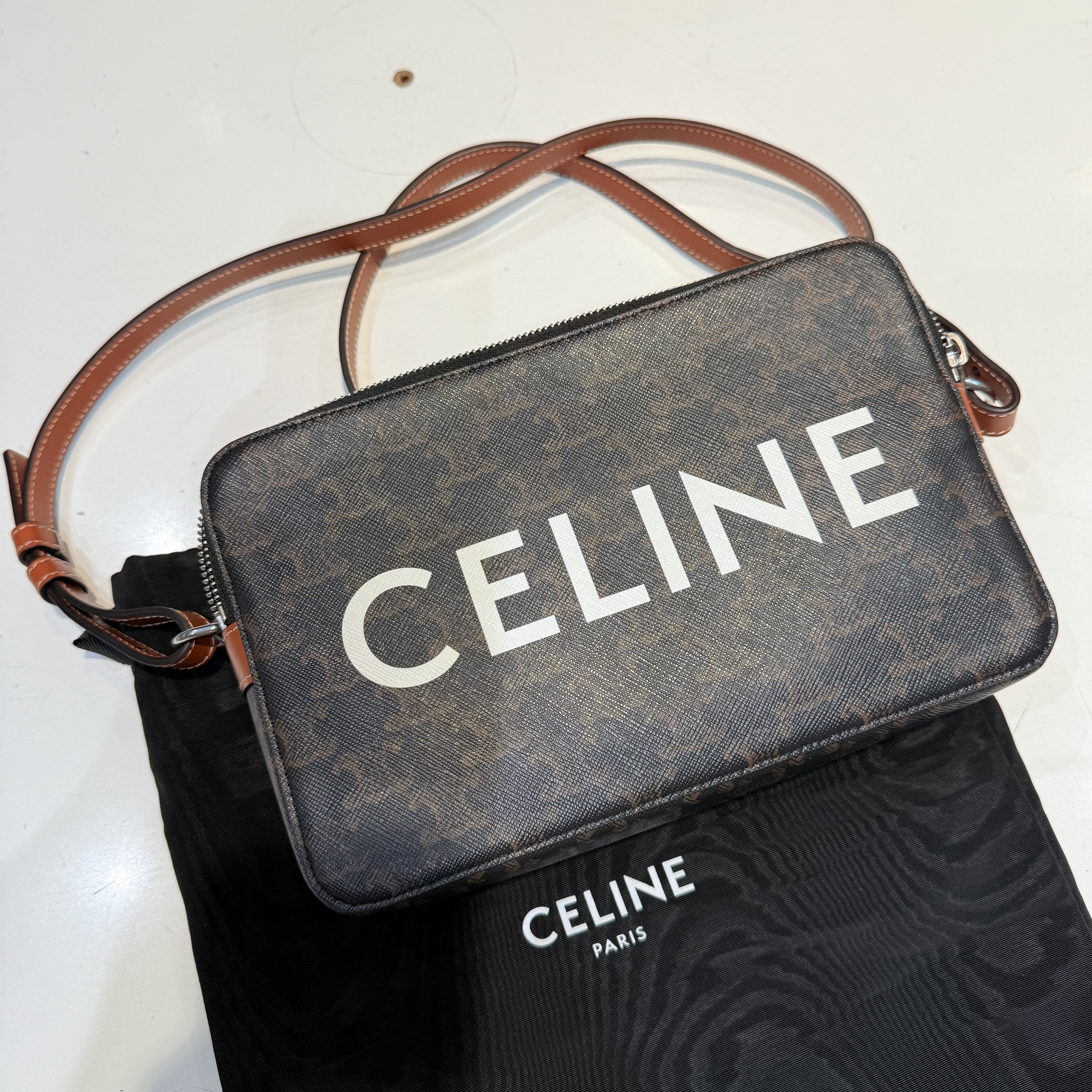 Celine Double Zip Messenger Bag in Triomphe Canvas with Celine Print Tan 착용 스타일 - 1