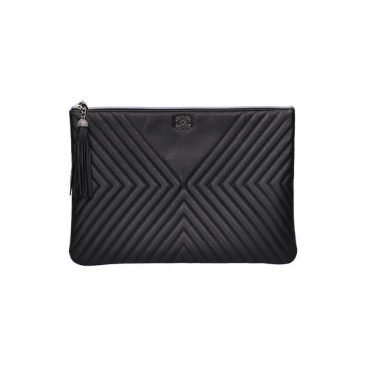 ITRSDRH89EUE Chanel Chevron Tassel Clutch Bag in Black Lambskin