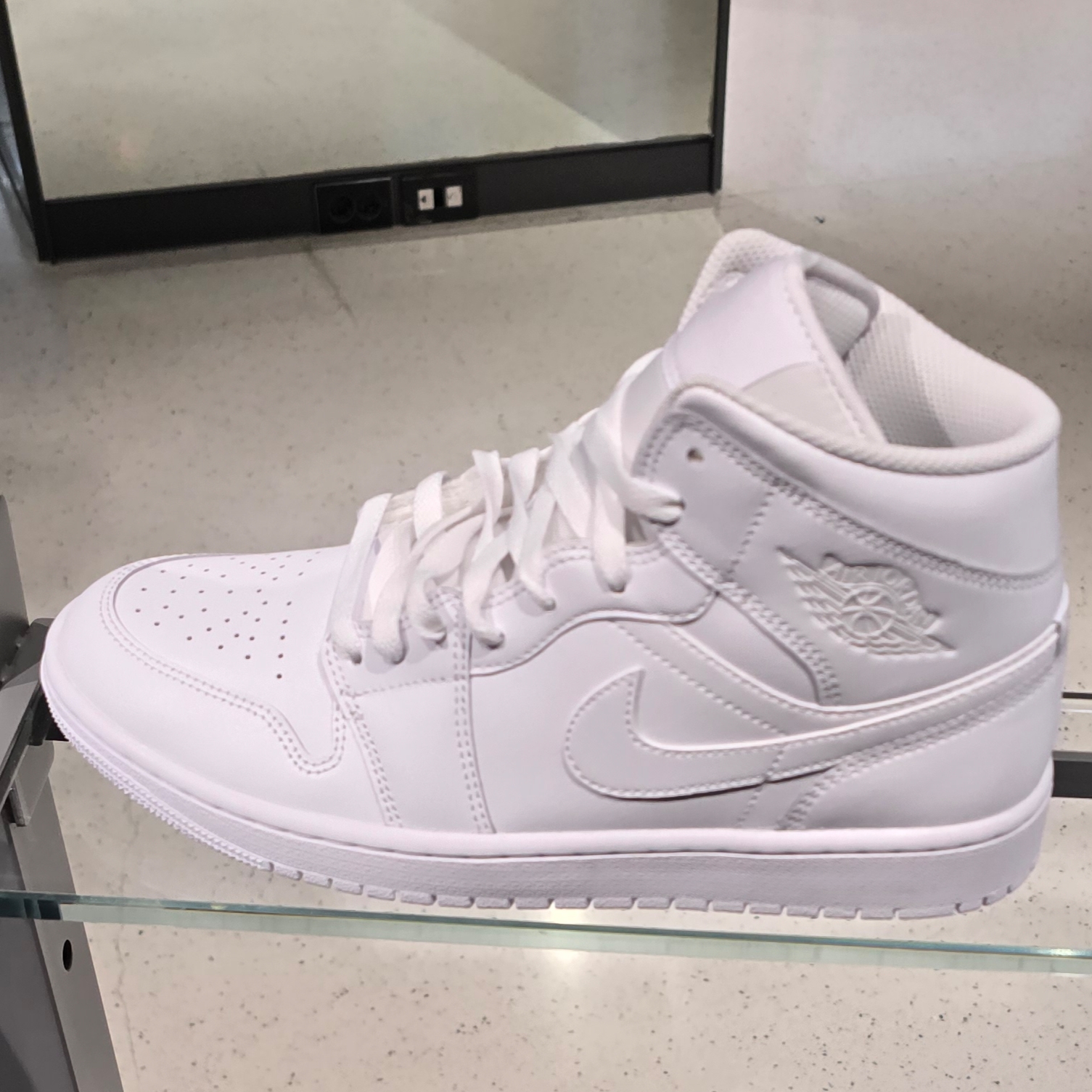 (W) Jordan 1 Mid White 착용 스타일