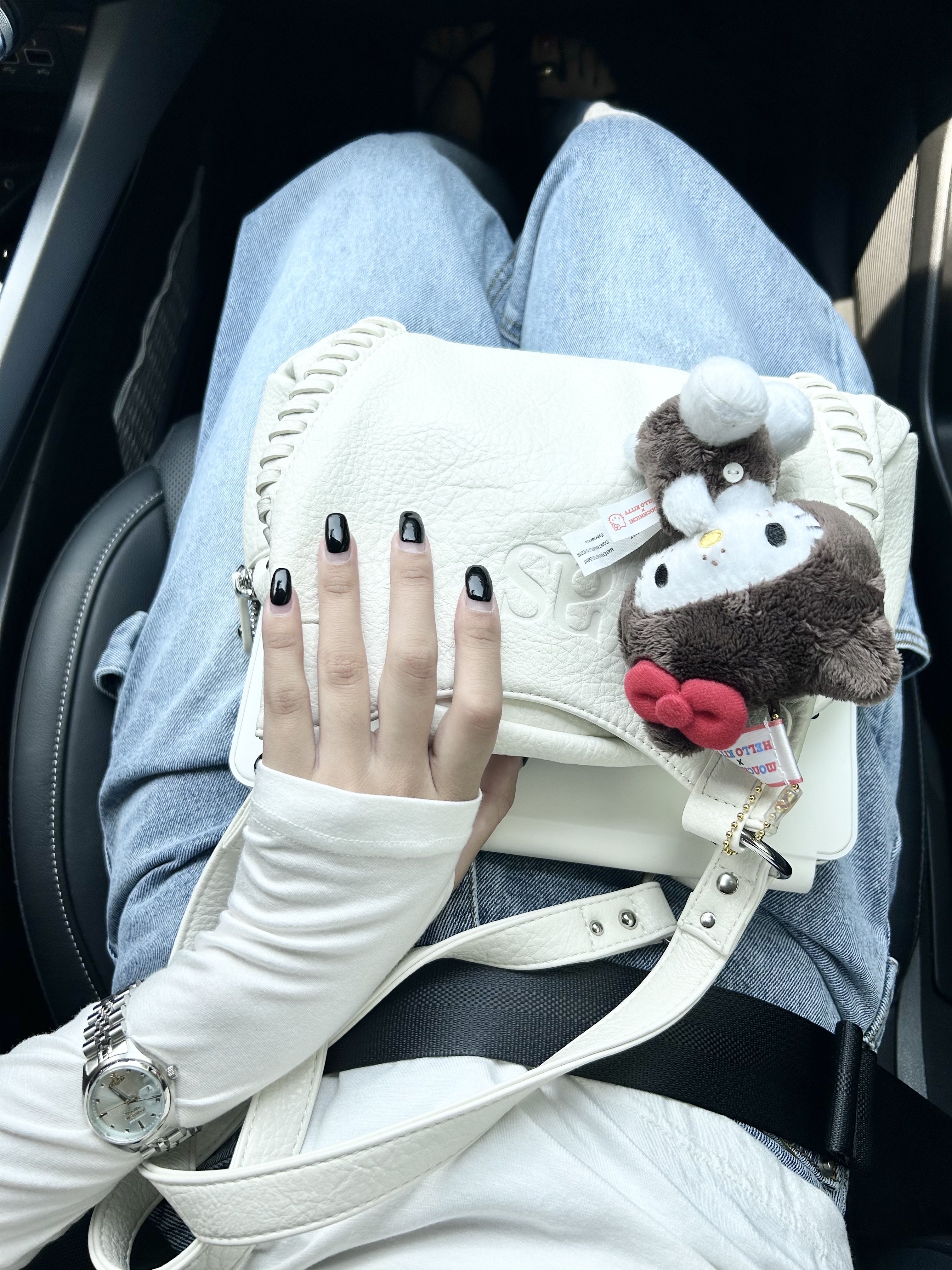 (W) Vivienne Westwood Little Camberwell 29mm Blue Silver, Sanrio Hello Kitty x Monchhichi 50th Anniversary Hello Kitty Holder 착용 스타일 - 4