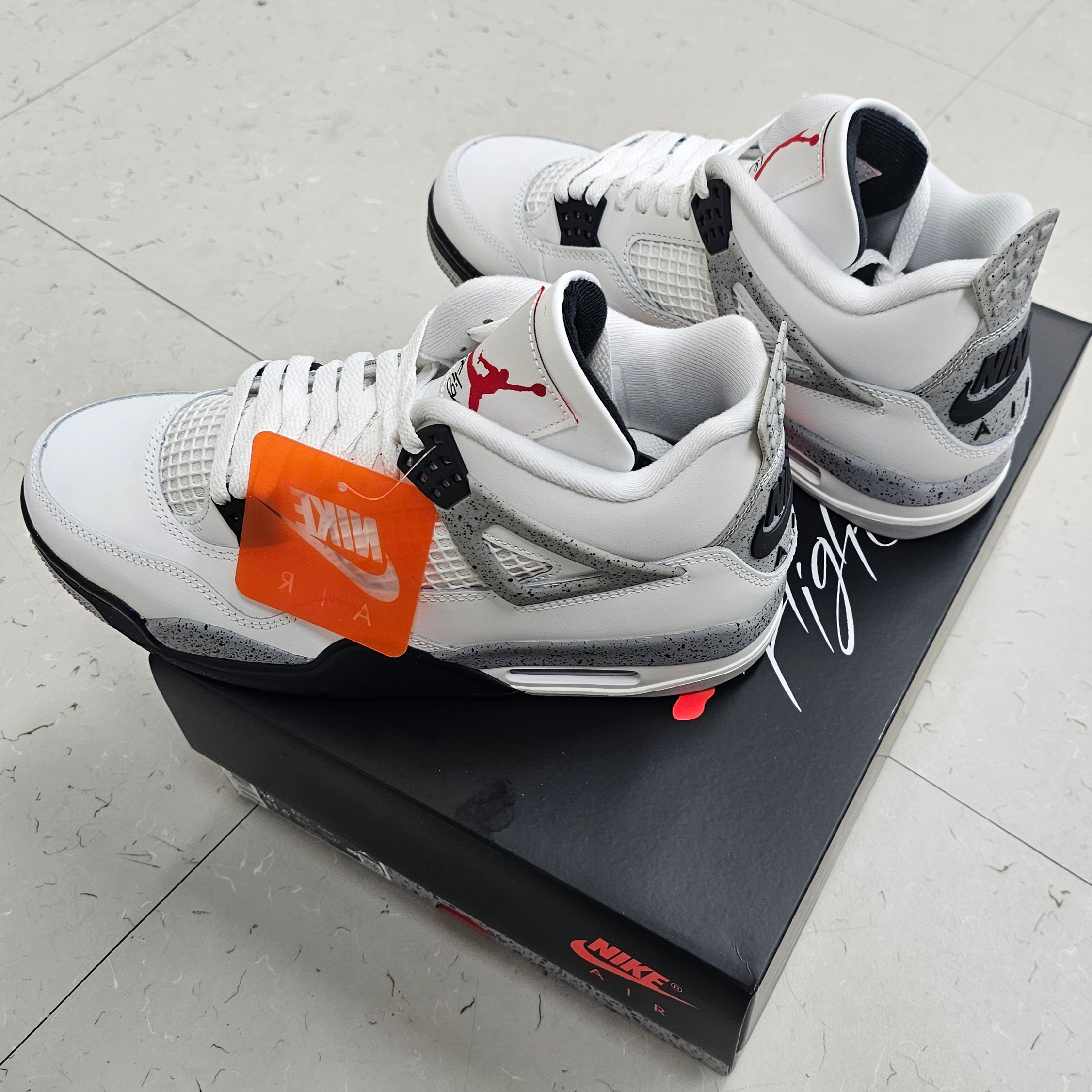 Jordan 4 Retro OG White Cement 2025 착용 스타일 - 2